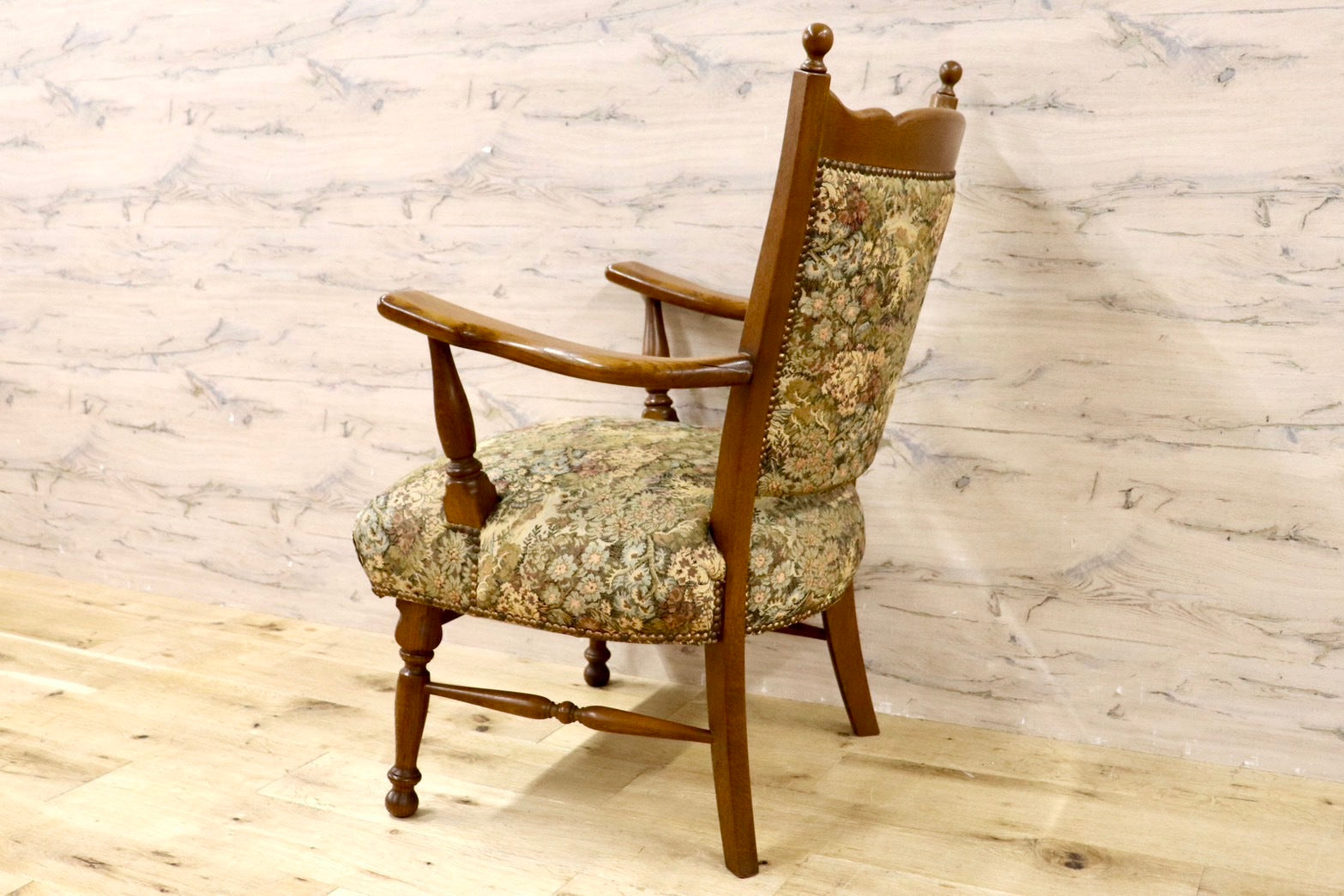 GMHK577B○karimoku / カリモク アームチェア ラウンジチェア 椅子 イス ファブリック 花柄 カントリー レトロ 国産家具 稀少
