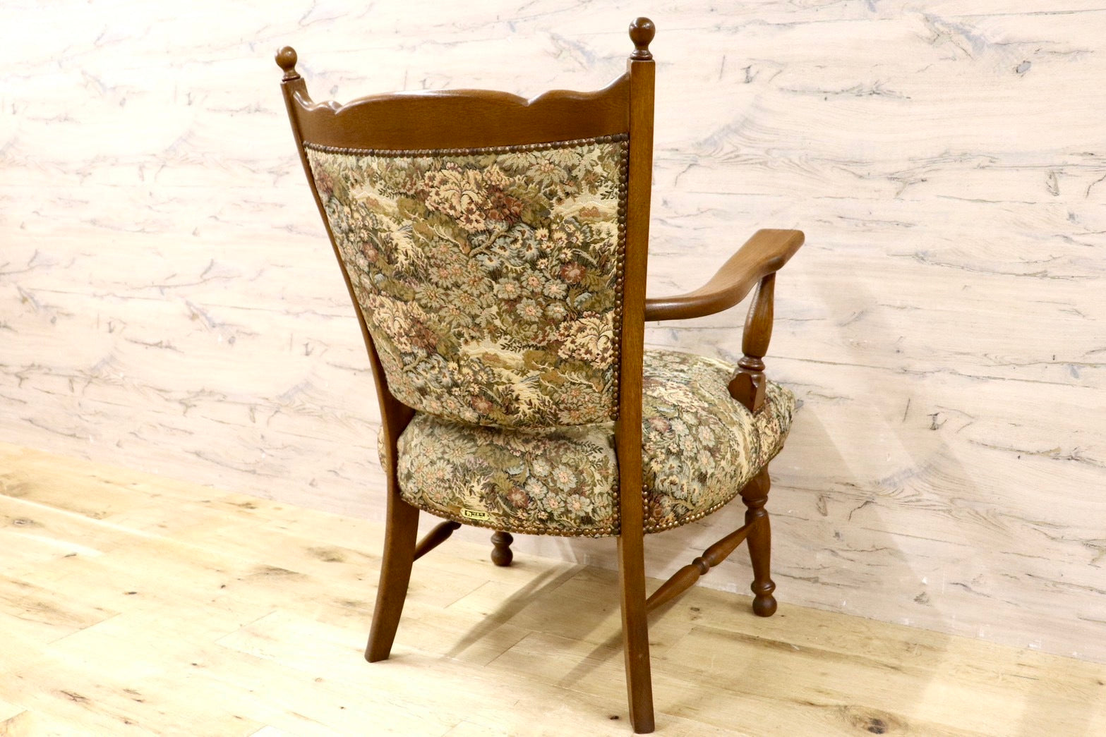 GMHK577B○karimoku / カリモク アームチェア ラウンジチェア 椅子 イス ファブリック 花柄 カントリー レトロ 国産家具 稀少
