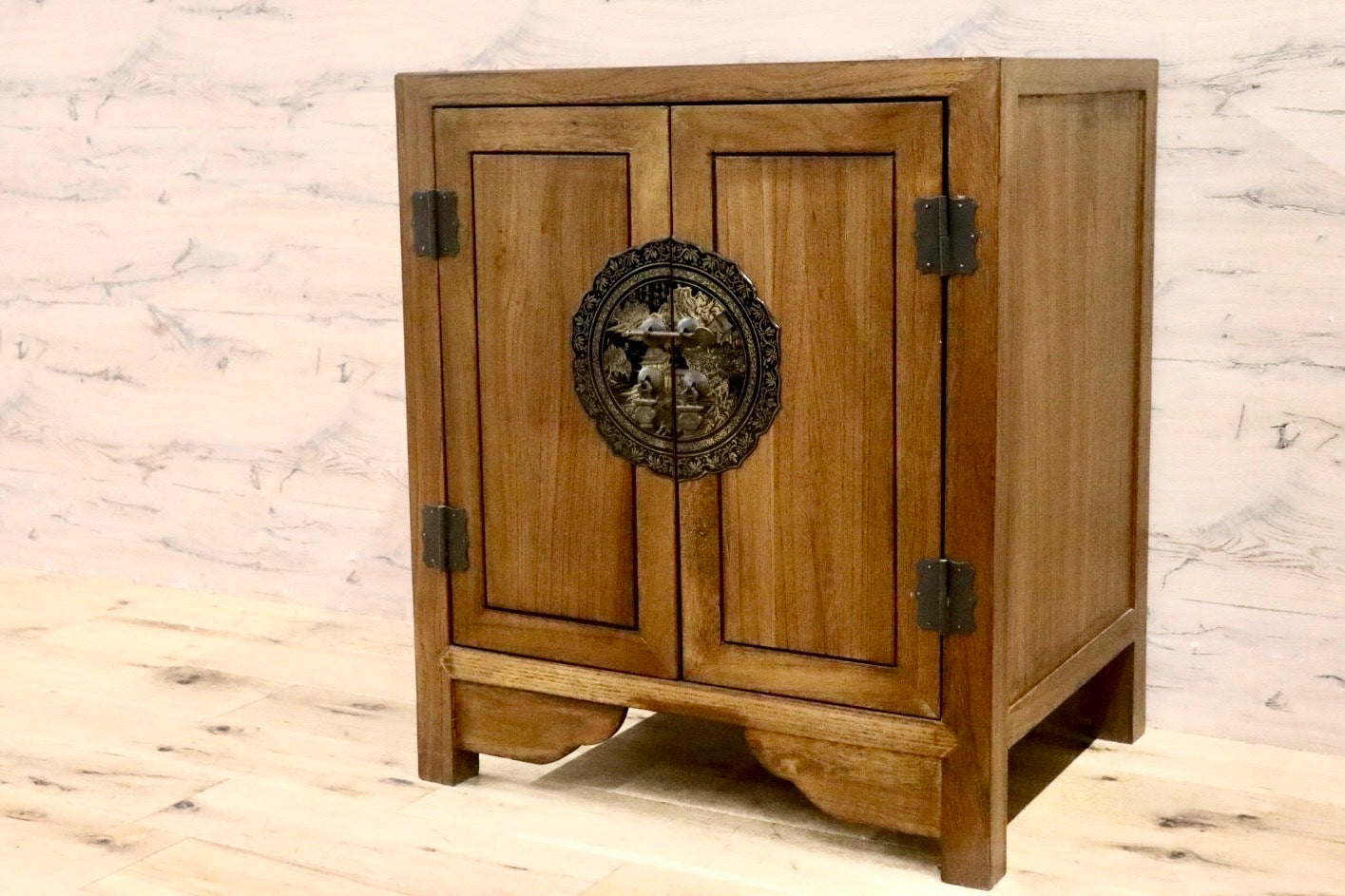 GMHS481○アジアン家具 キャビネット 李朝家具 中国箪笥 飾り棚 扉付き収納 アンティーク サイドキャビネット