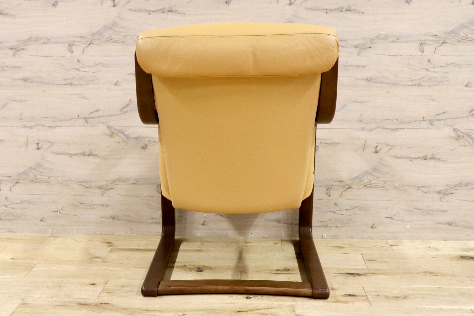 GMHK691○冨士ファニチア / FUJI FANITURE 1人掛けソファ シングルソファ ダイニングチェア アームチェア 椅子 曲木 本革 モダン 国産家具