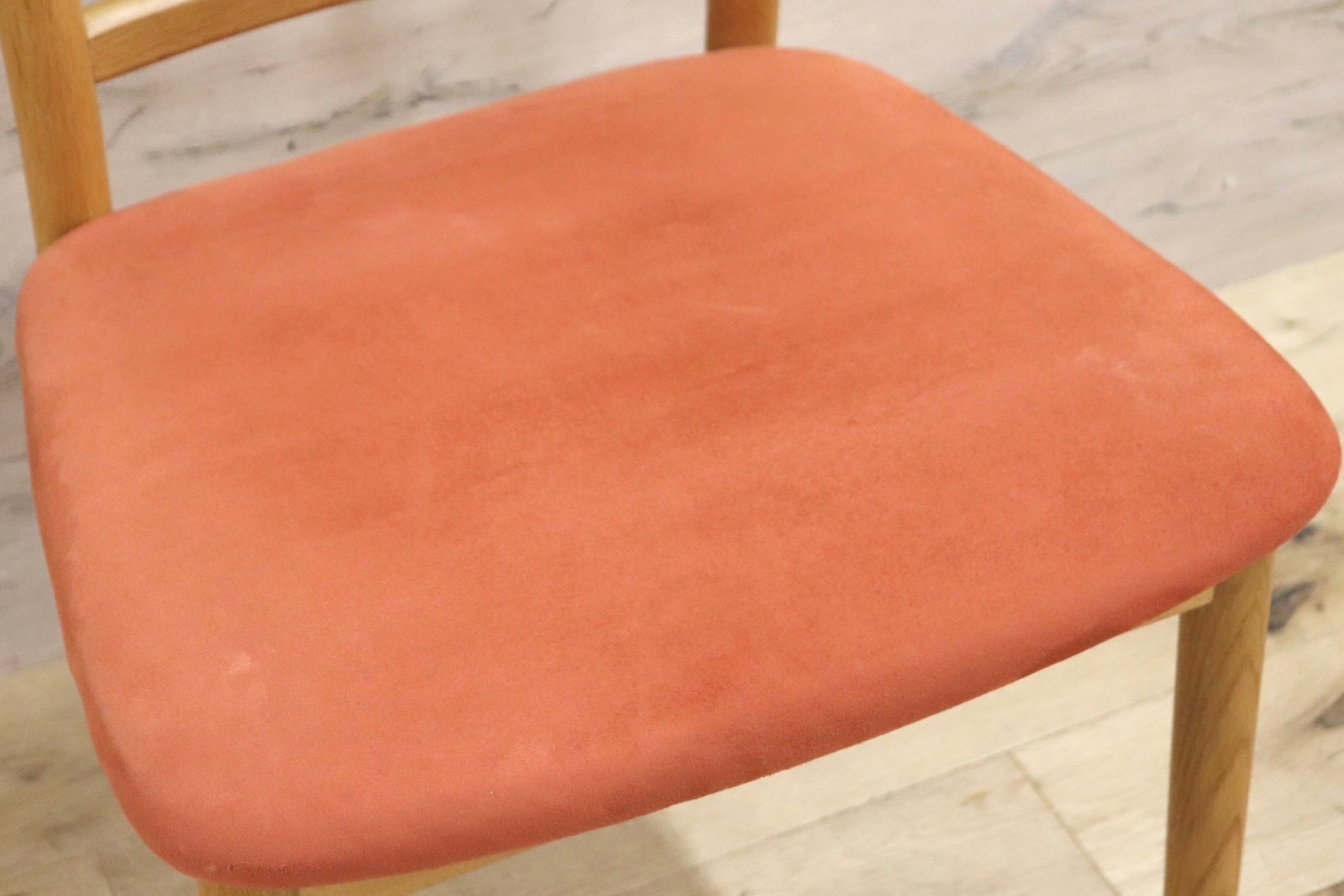 GMHH487C○日進木工 / nissin ダイニングチェア DCC-072 椅子 オーク無垢材 ファブリック 飛騨家具 北欧スタイル モダン