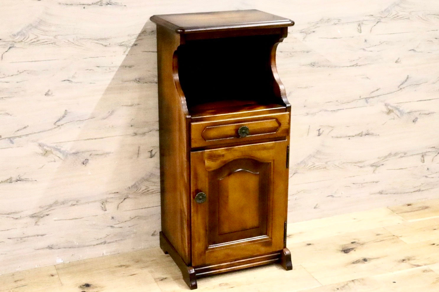 GMHK764○karimoku / カリモク コロニアル 電話台 FAX台 花台 飾り台 収納家具 国産家具