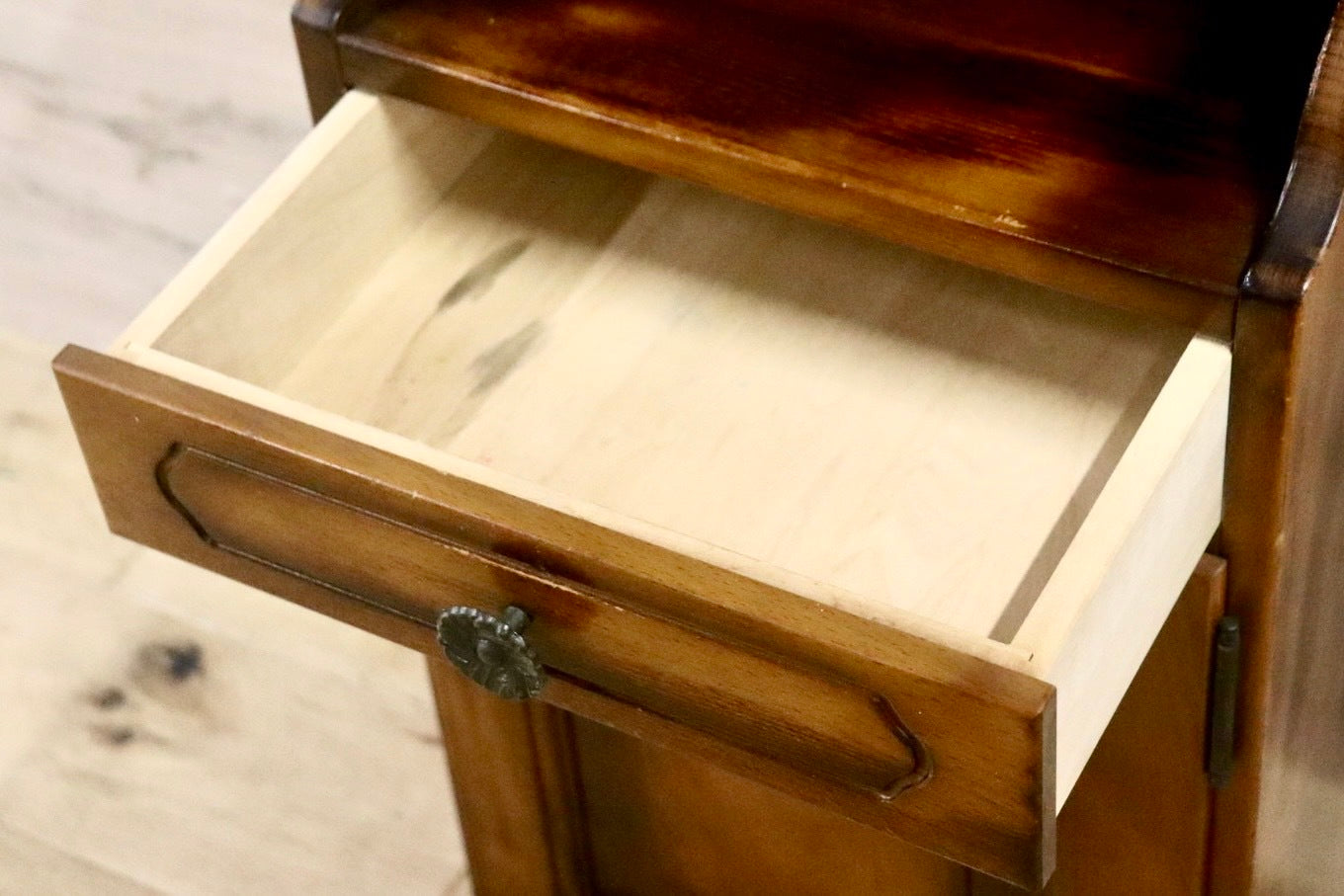 GMHK764○karimoku / カリモク コロニアル 電話台 FAX台 花台 飾り台 収納家具 国産家具