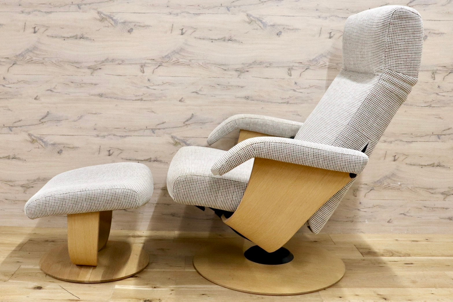 GMHH498○karimoku / カリモク THE FIRST ザファースト RUシリーズ リクライニングチェア パーソナルチェア オットマン ファブリック