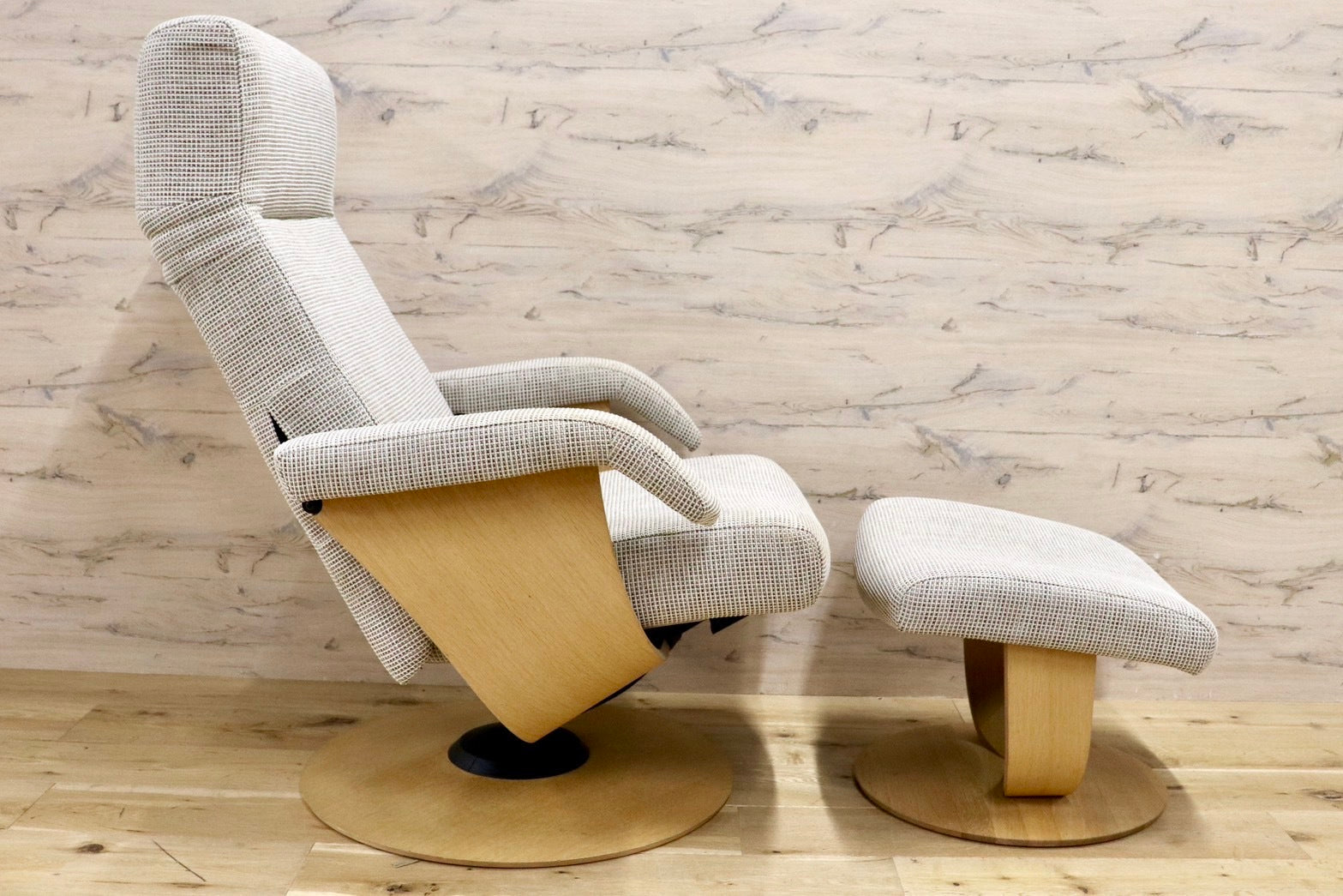 GMHH498○karimoku / カリモク THE FIRST ザファースト RUシリーズ リクライニングチェア パーソナルチェア オットマン ファブリック