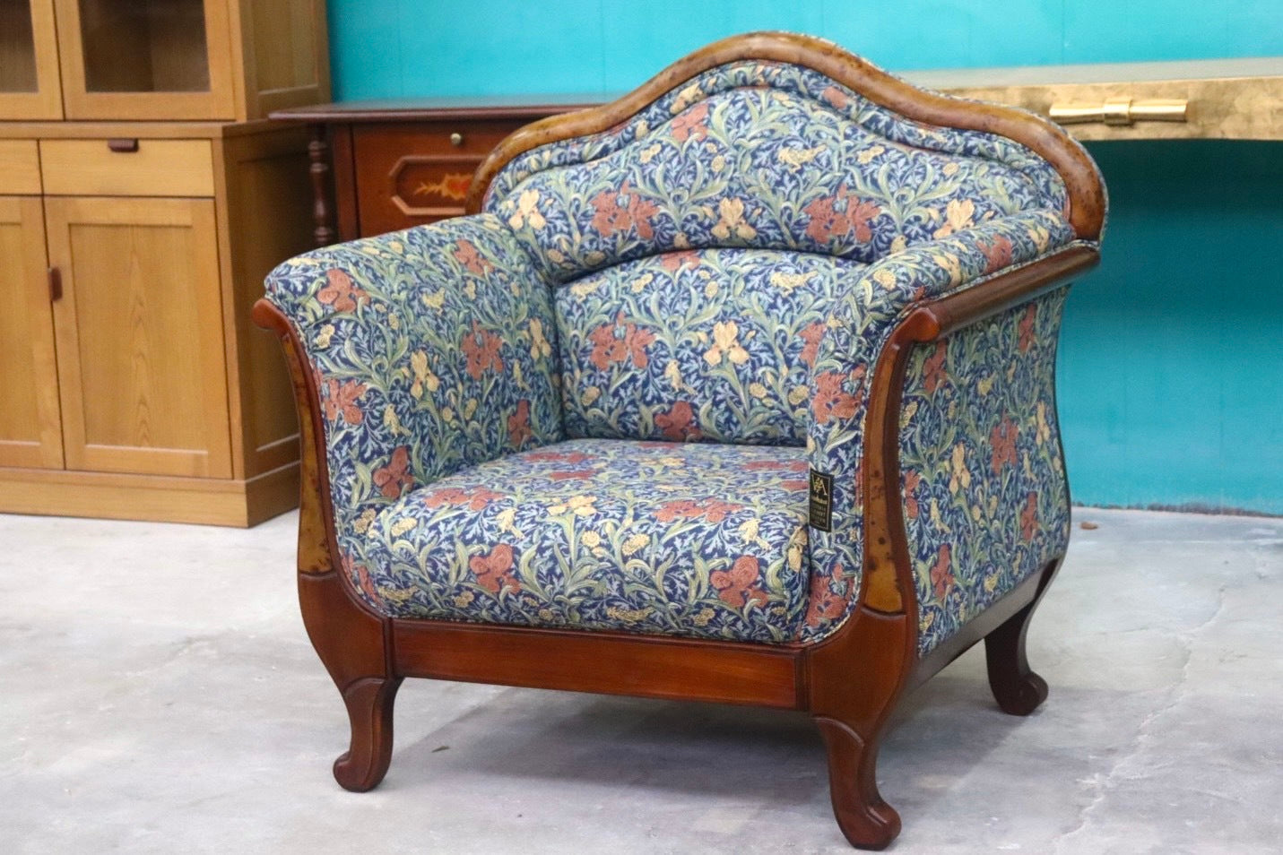 GMHS477B○TECHNA / テクナ 1人掛けソファ シングルソファ ファブリック 店舗 オフィス 什器 クラシック モダン VICTORIA&ALBERT MUSEUM