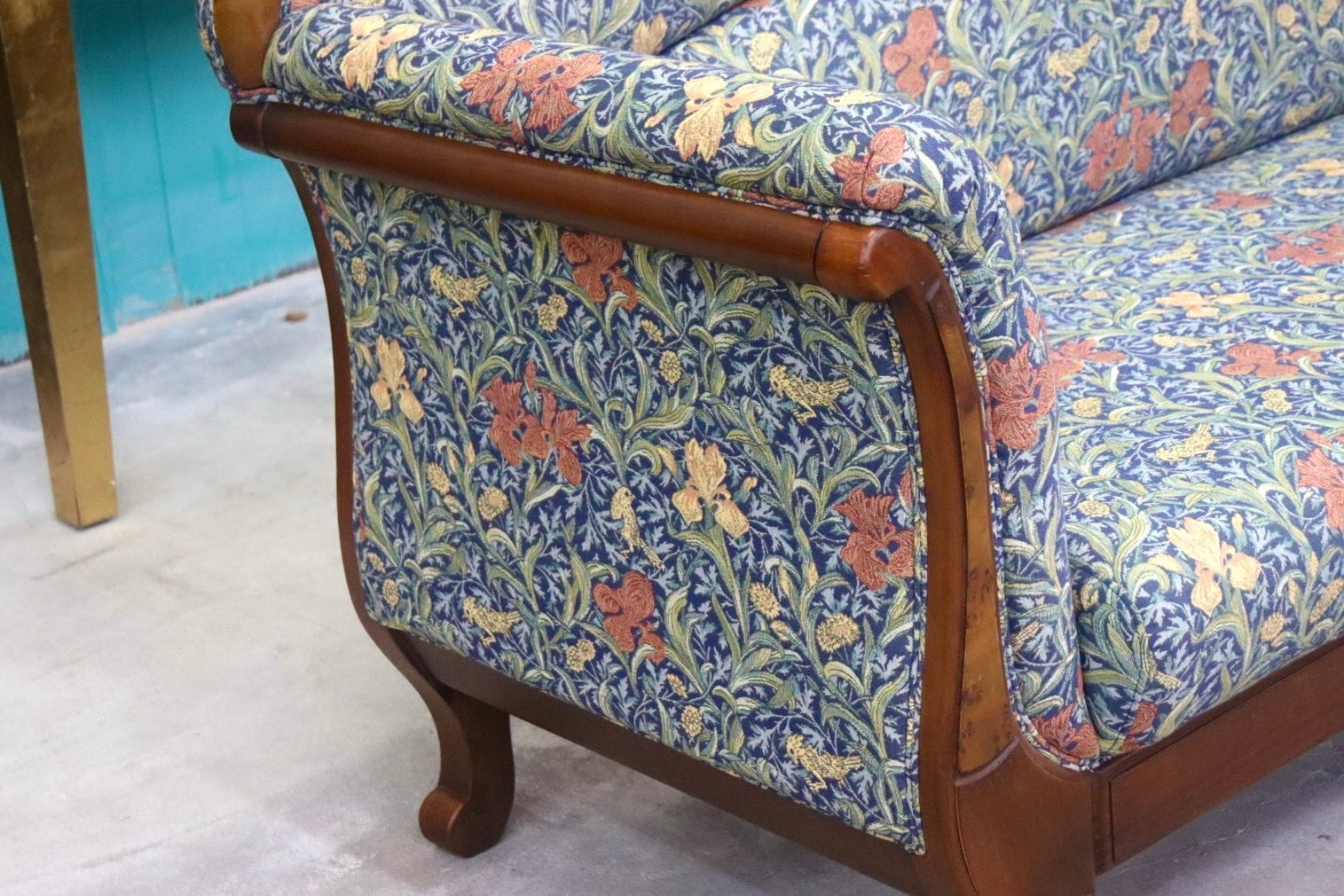 GMHS477C○TECHNA / テクナ 2人掛けソファ ラブソファ ファブリック 店舗 オフィス 什器 クラシック モダン VICTORIA&ALBERT MUSEUM