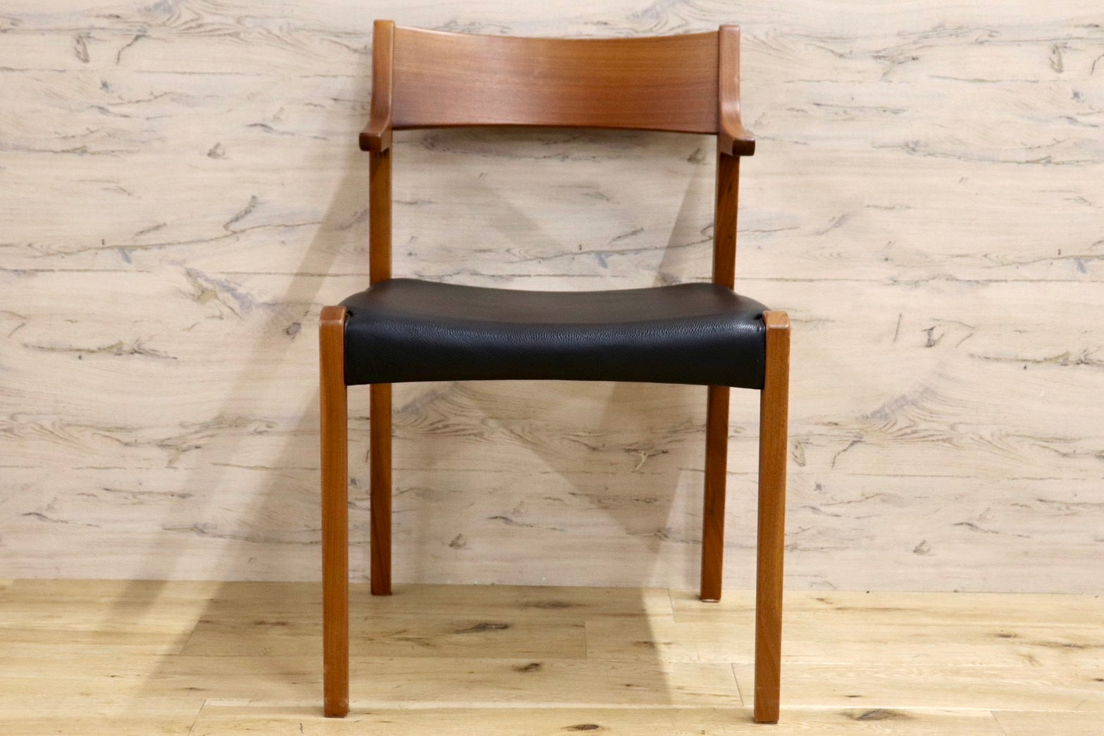 GMHS565C○NAGANO INTERIOR / ナガノインテリア アームチェア 食卓椅子 ダイニングチェア 本革 チェリー材 北欧スタイル モダン