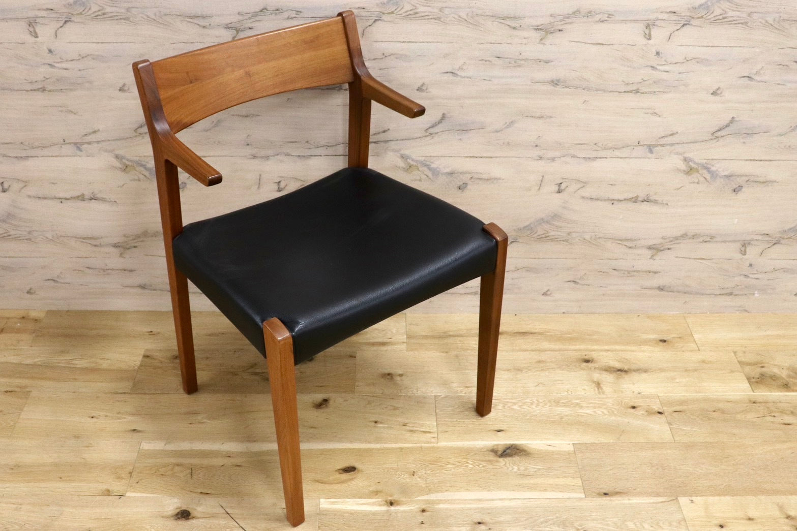 GMHS565D○NAGANO INTERIOR / ナガノインテリア セミアームチェア 食卓椅子 ダイニングチェア 本革 チェリー材 北欧スタイル モダン