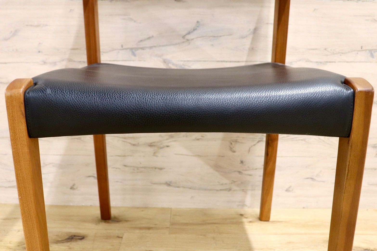 GMHS565D○NAGANO INTERIOR / ナガノインテリア セミアームチェア 食卓椅子 ダイニングチェア 本革 チェリー材 北欧スタイル モダン