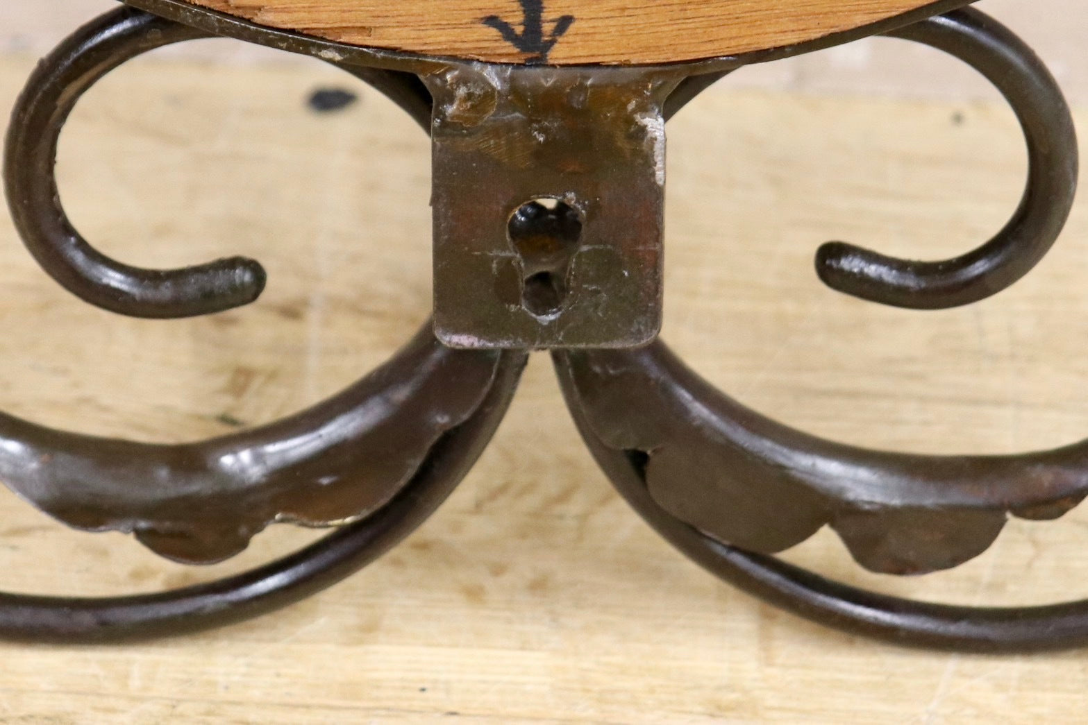 GMHK836E○アイアンミラー ウォールミラー 壁掛けミラー 壁掛け鏡 姿見 アンティーク アイアンフレーム クラシック レトロ