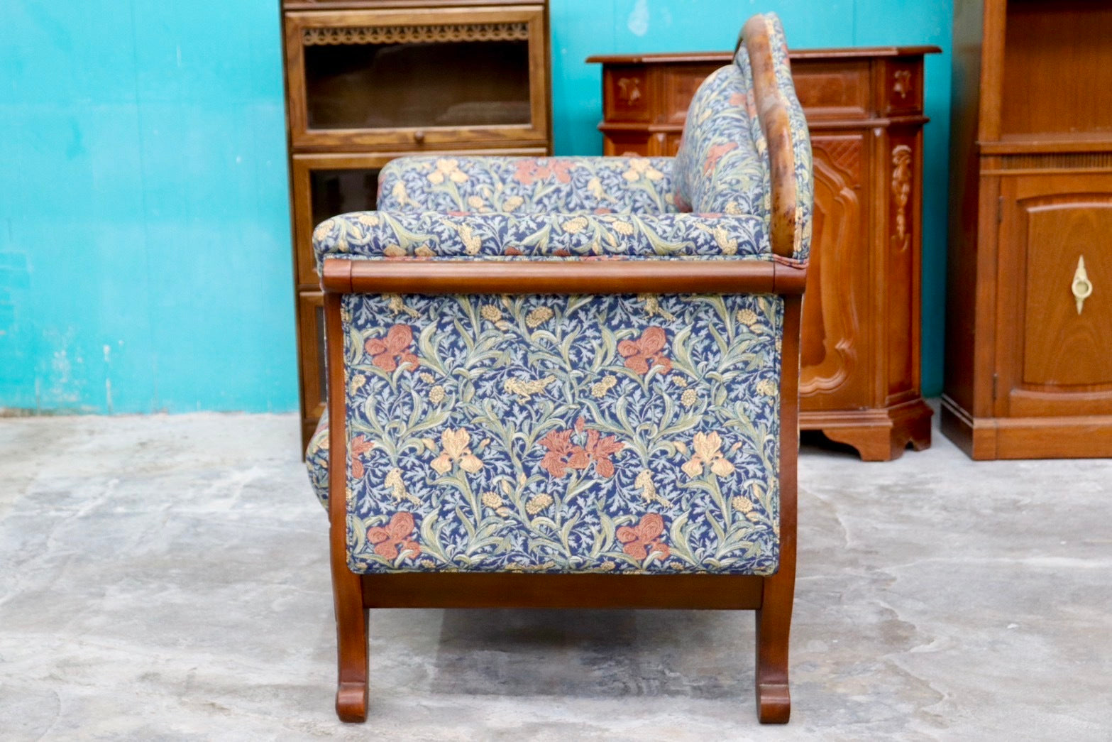 GMHS477D○TECHNA / テクナ 1人掛けソファ シングルソファ ファブリック 店舗 オフィス 什器 クラシック モダン VICTORIA&ALBERT MUSEUM