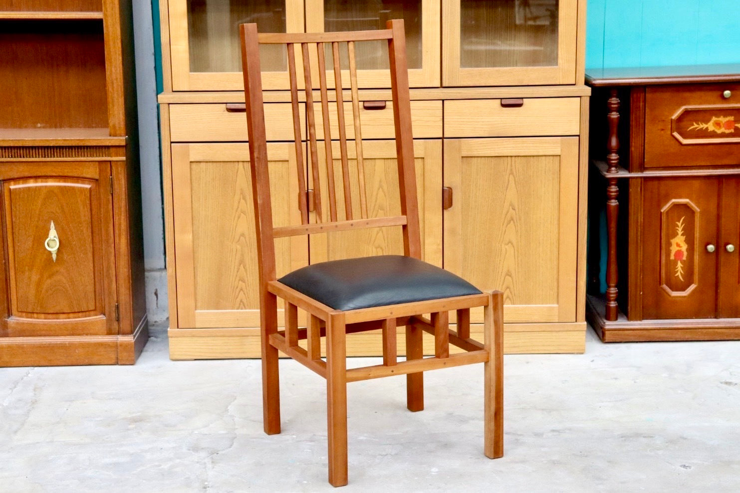 GMIK36B○JOHN KELLY / ジョン・ケリー J1スピンドルチェア ダイニングチェア 椅子 木製 ブラックチェリー材 本革 クラシック アンティーク