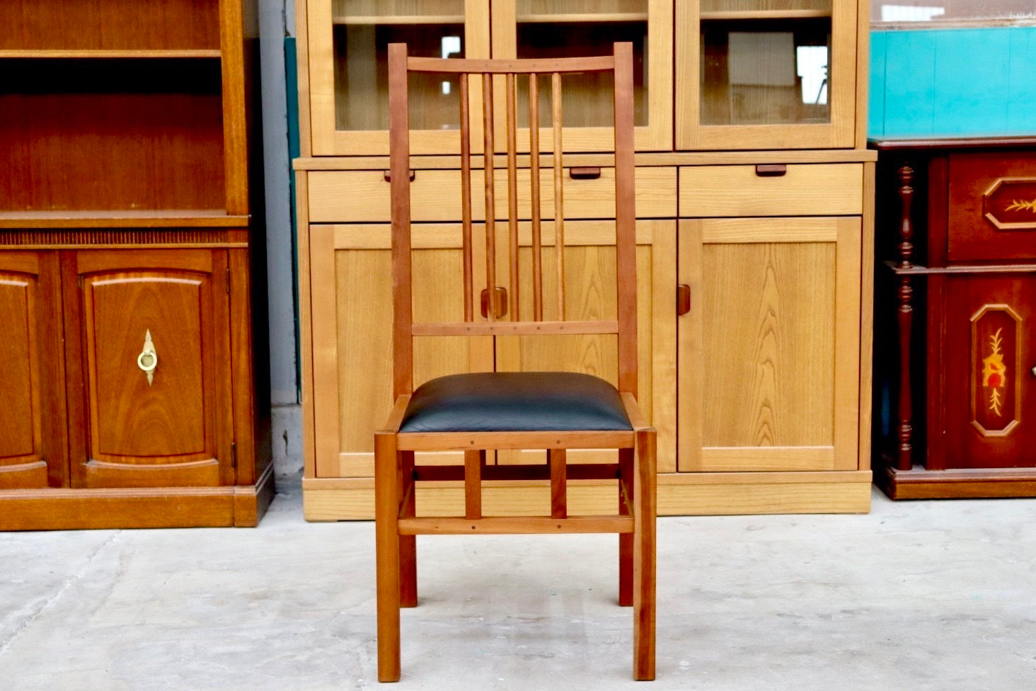 GMIK36B○JOHN KELLY / ジョン・ケリー J1スピンドルチェア ダイニングチェア 椅子 木製 ブラックチェリー材 本革 クラシック アンティーク