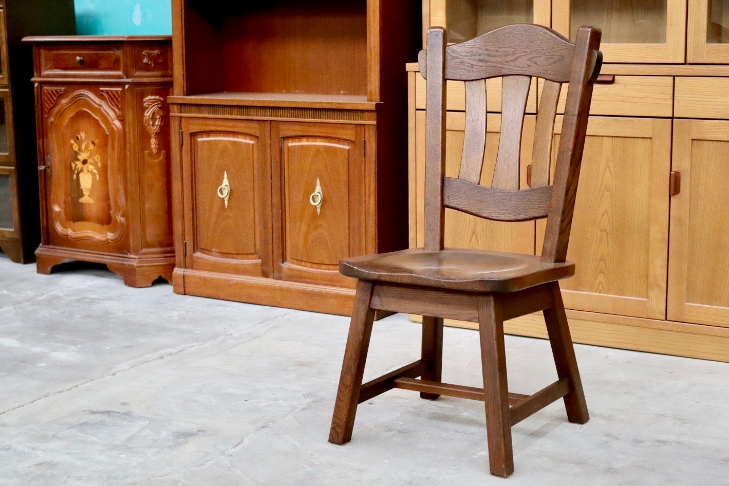 GMHS565A○オランダ製 ダッチカントリー ダイニングチェア 椅子 無垢 オーク材 民芸家具 堅牢 輸入家具 ヴィンテージ