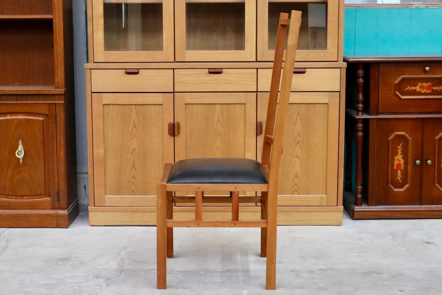 GMIK36C○JOHN KELLY / ジョン・ケリー J1スピンドルチェア ダイニングチェア 椅子 木製 ブラックチェリー材 本革 クラシック アンティーク