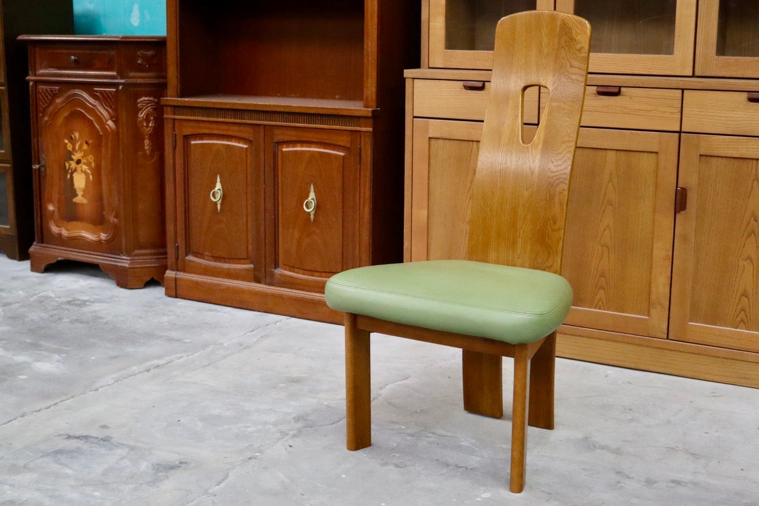 GMIH24D○浜本工芸 / HAMAMOTO ダイニングチェア 椅子 ハイバックチェア アームレスチェア 合皮 楢無垢 国産家具