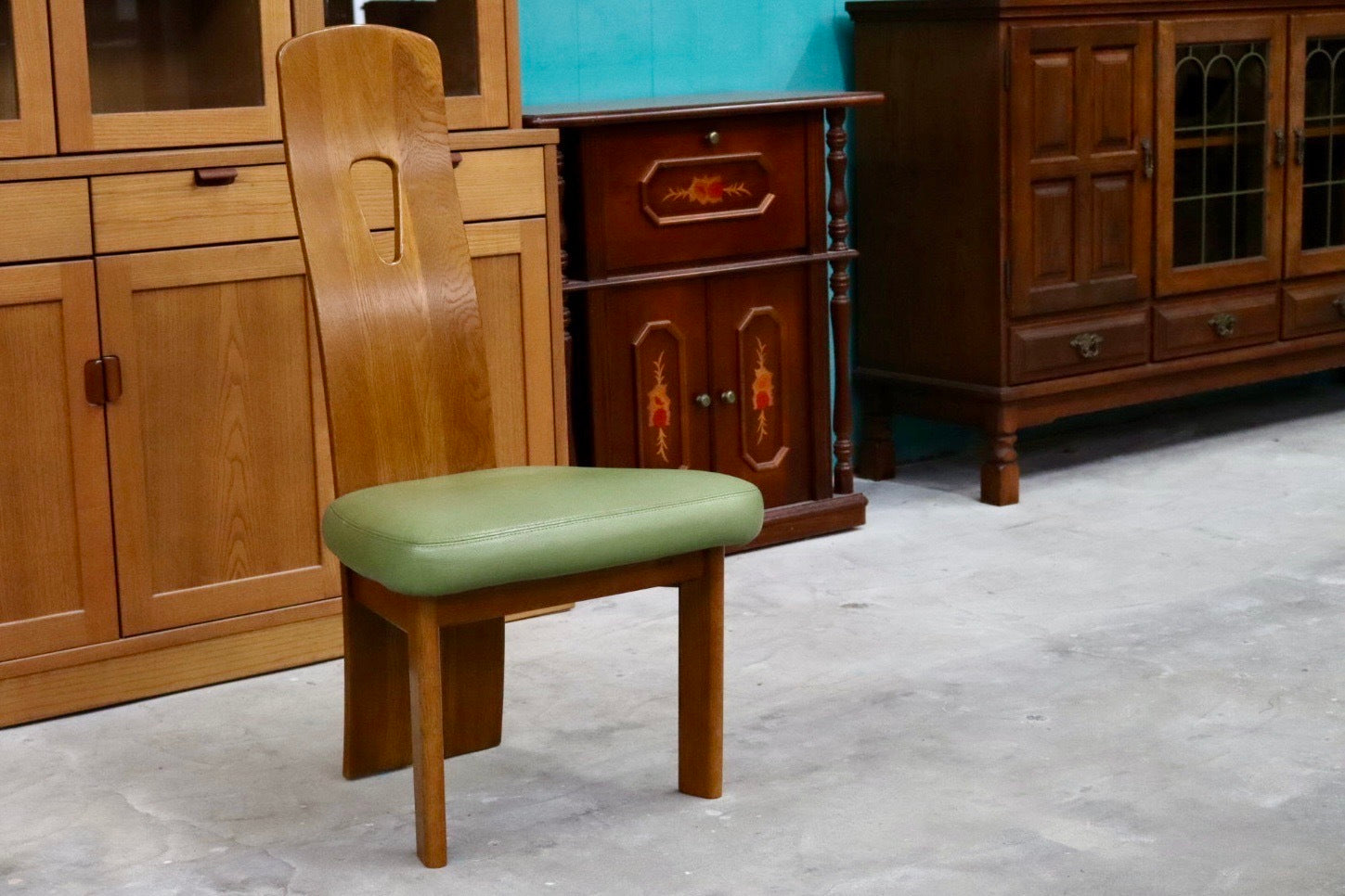 GMIH24D○浜本工芸 / HAMAMOTO ダイニングチェア 椅子 ハイバックチェア アームレスチェア 合皮 楢無垢 国産家具