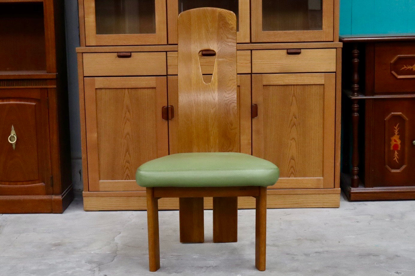 GMIH24D○浜本工芸 / HAMAMOTO ダイニングチェア 椅子 ハイバックチェア アームレスチェア 合皮 楢無垢 国産家具