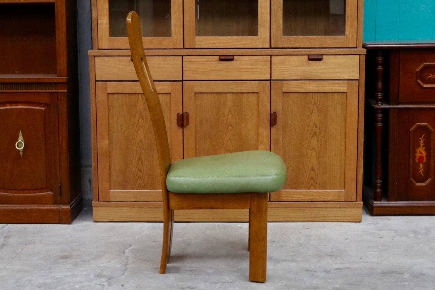 GMIH24D○浜本工芸 / HAMAMOTO ダイニングチェア 椅子 ハイバックチェア アームレスチェア 合皮 楢無垢 国産家具