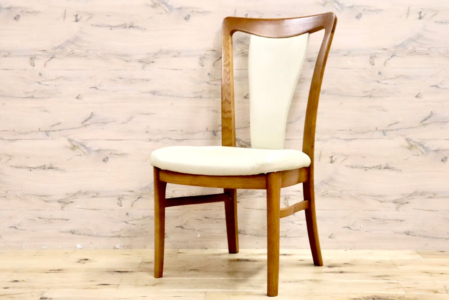 GMIK75○karimoku / カリモク ダイニングチェア アームレスチェア 椅子 合皮 アイボリー モダン 国産家具