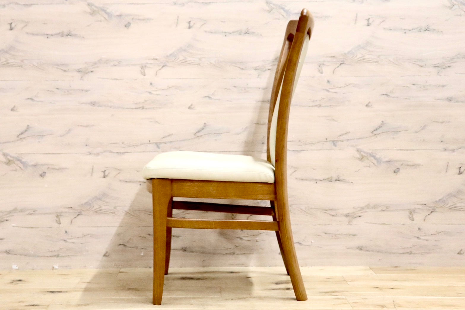 GMIK75○karimoku / カリモク ダイニングチェア アームレスチェア 椅子 合皮 アイボリー モダン 国産家具