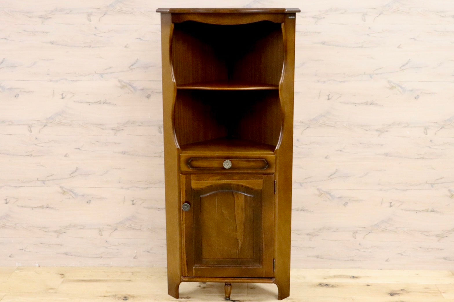 GMIK100○karimoku / カリモク コーナーキャビネット 飾り棚 収納家具 キャビネット クラシカル 国産家具