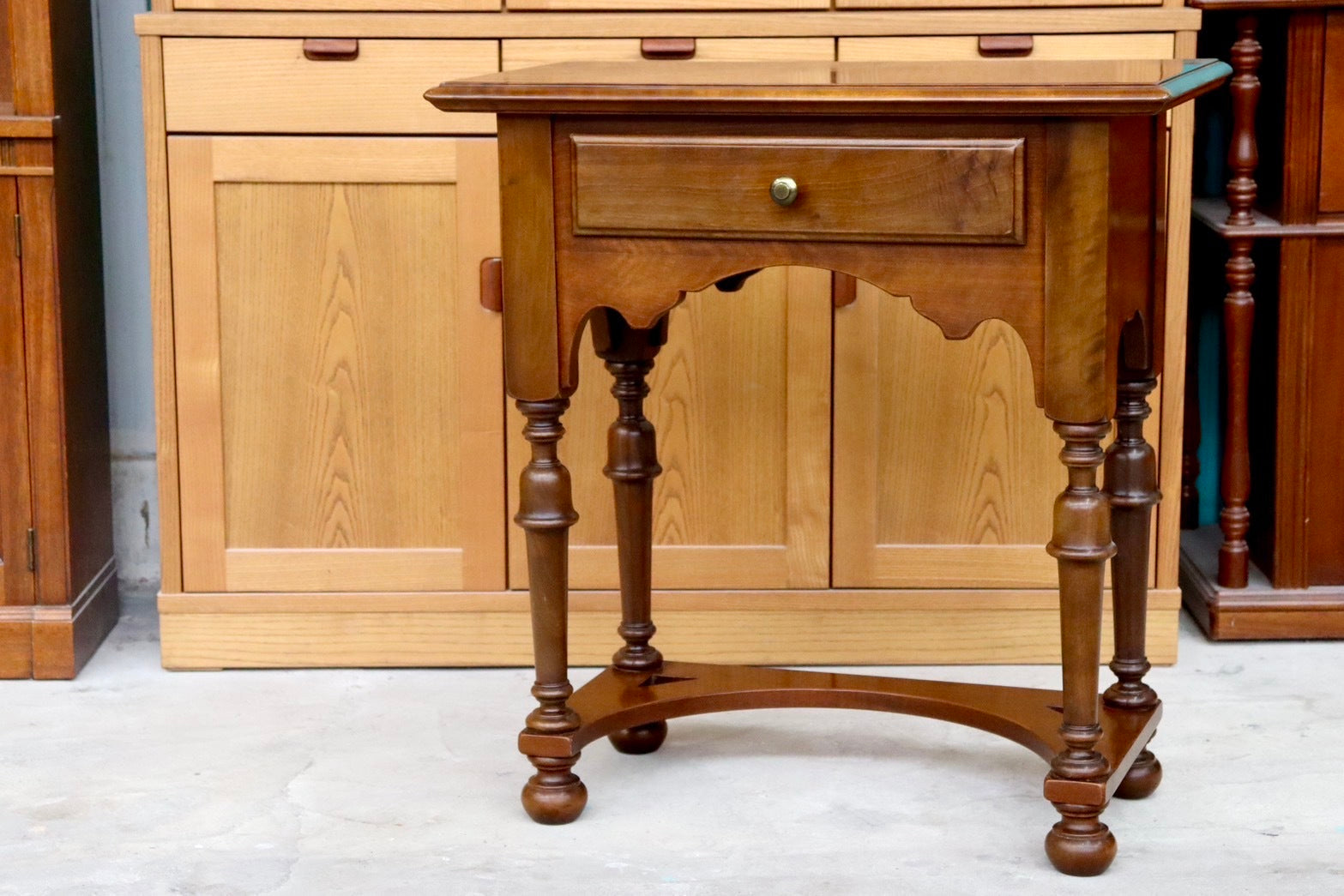 GMIH63○VARO.S.A. VALENTI / バロッサバレンティ コンソールテーブル サイドテーブル 花台 電話台 スペイン最高峰 IDC大塚家具