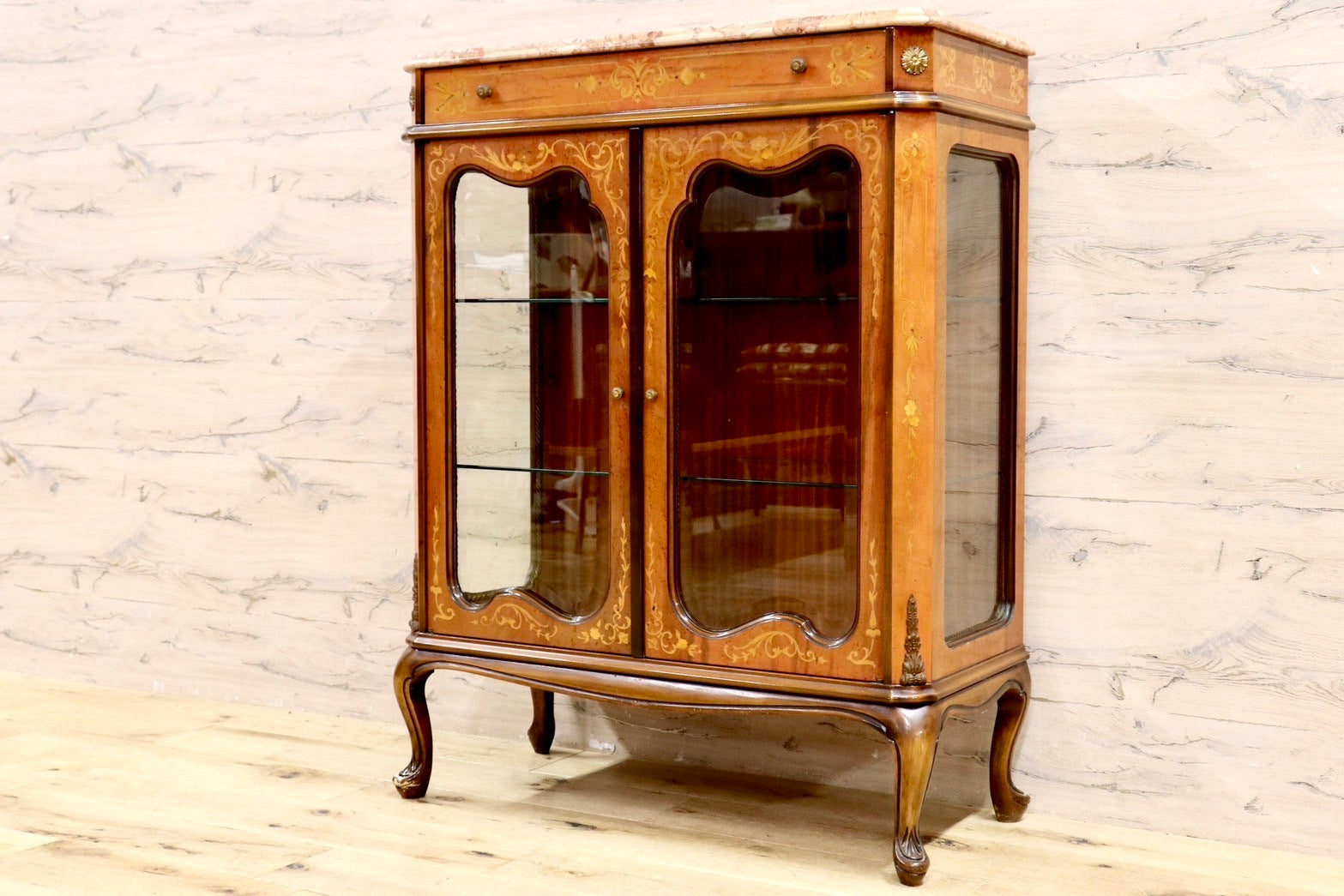 GMIS192○イタリア製 ガラスキャビネット 象嵌細工 バーズアイメープル キュリオケース クラシック アンティーク 大理石 ※発送不可