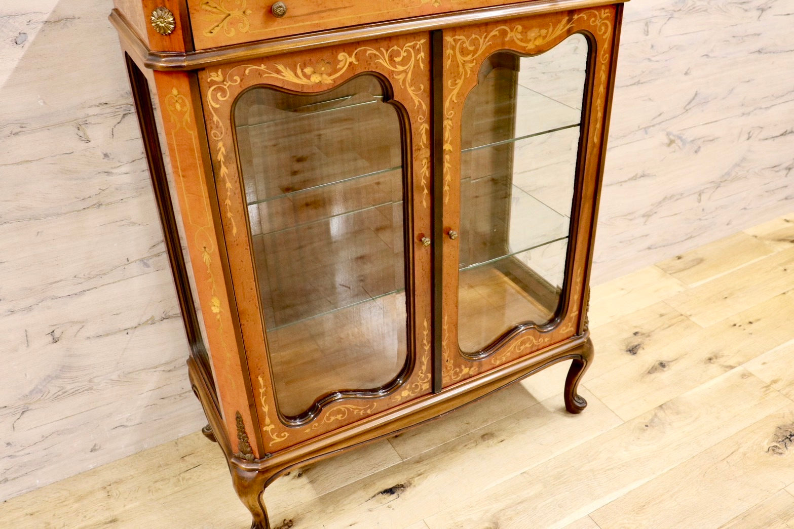 GMIS192○イタリア製 ガラスキャビネット 象嵌細工 バーズアイメープル キュリオケース クラシック アンティーク 大理石 ※発送不可