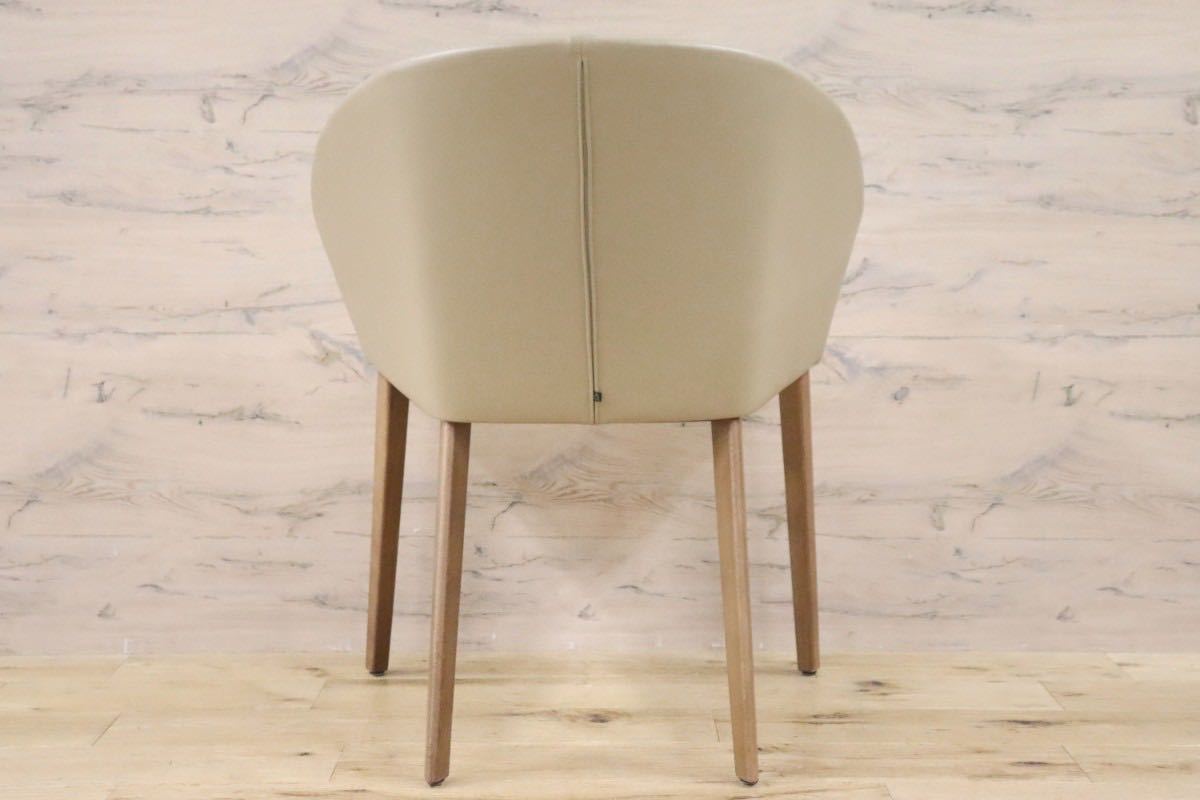 GMGN421B○Andreu World / アンドリュー・ワールド Brandy アームチェア 椅子 本革 レザー ベージュ モダン 定価約20万 展示品