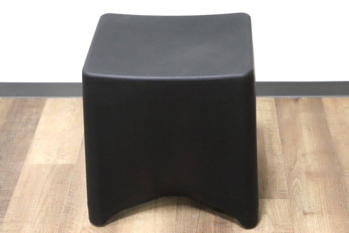 GMGN334A○Kian Furniture / キアン Rumble stool ランブル スツール 腰掛け 椅子 プラスチック ブラック デザイナーズ家具 モダン 展示品