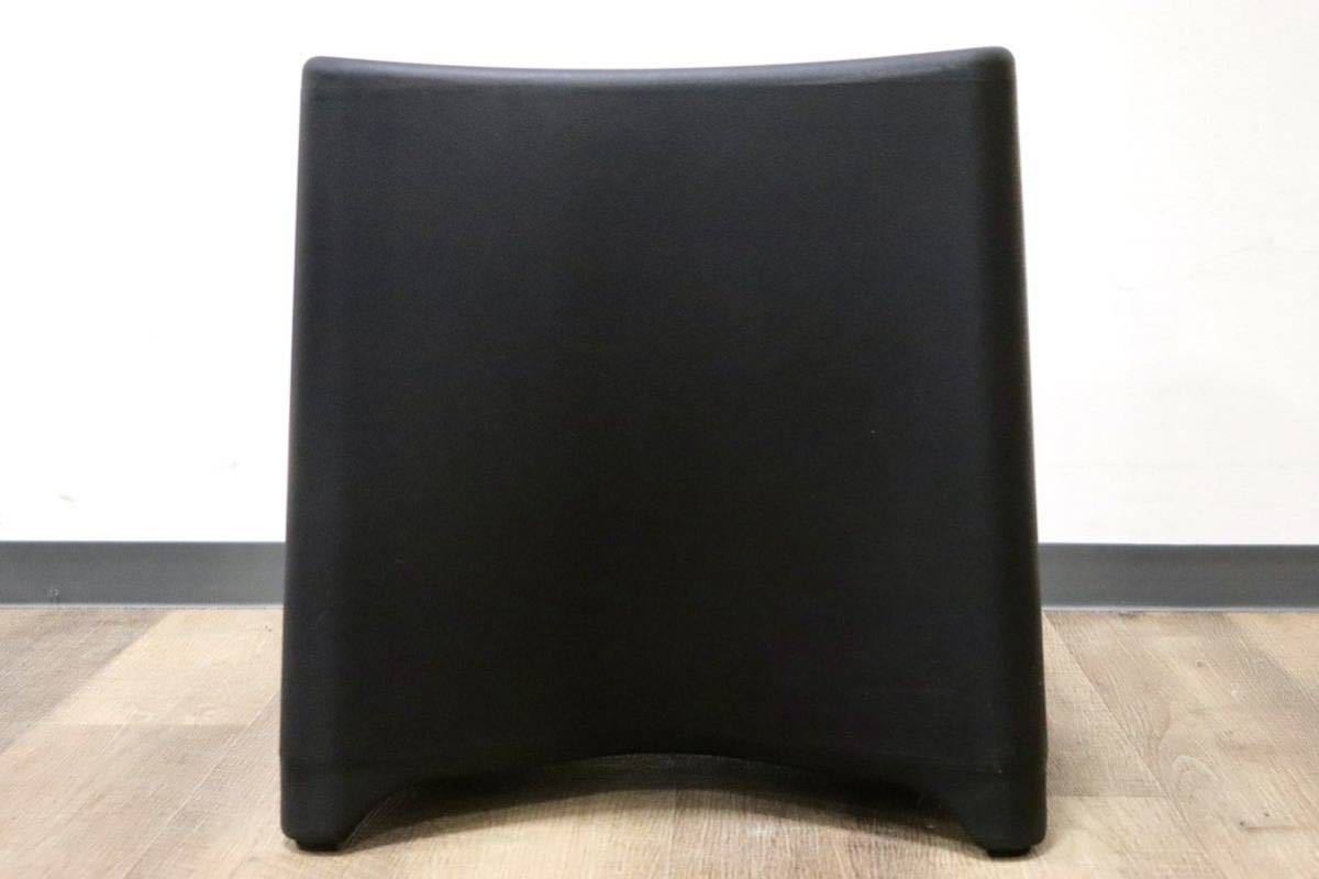 GMGN334A○Kian Furniture / キアン Rumble stool ランブル スツール 腰掛け 椅子 プラスチック ブラック デザイナーズ家具 モダン 展示品