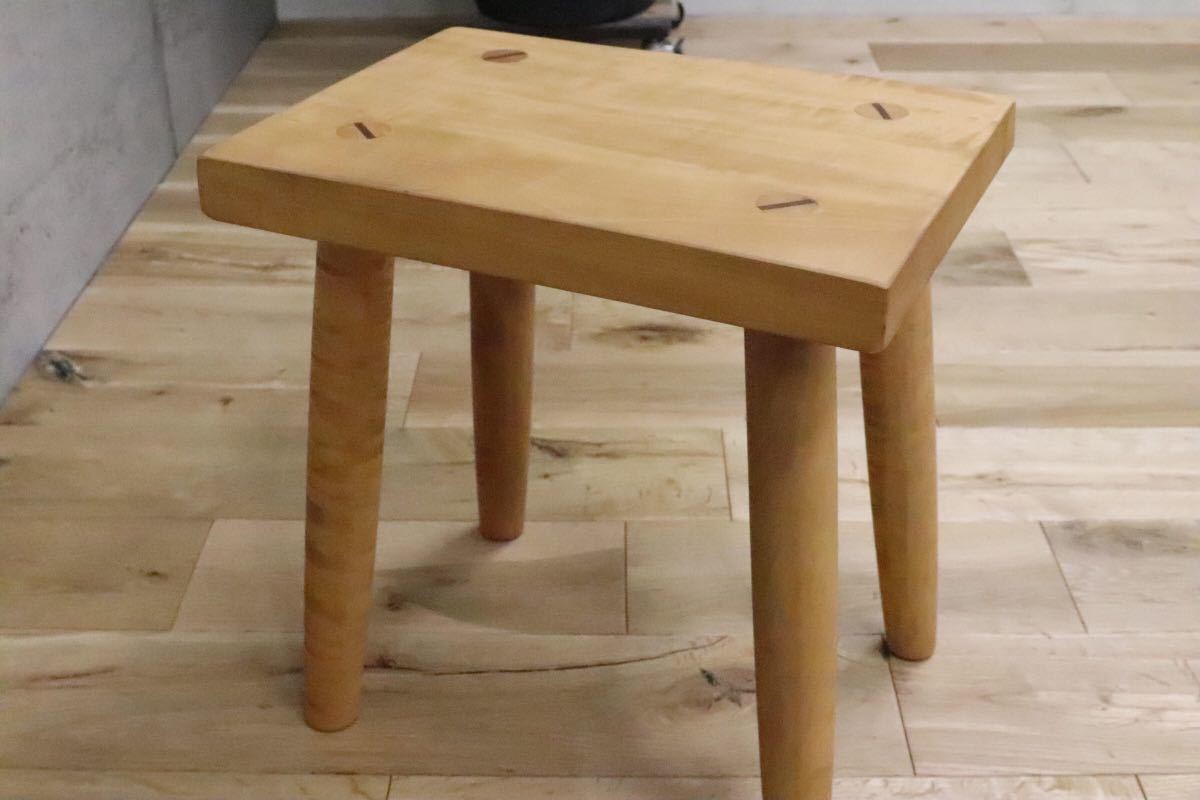 GMDH206F○ アトリエ木馬 / ATELIER MOKUBA 栃無垢材 橡 スツール 椅子 花台 飾り台 北欧スタイル