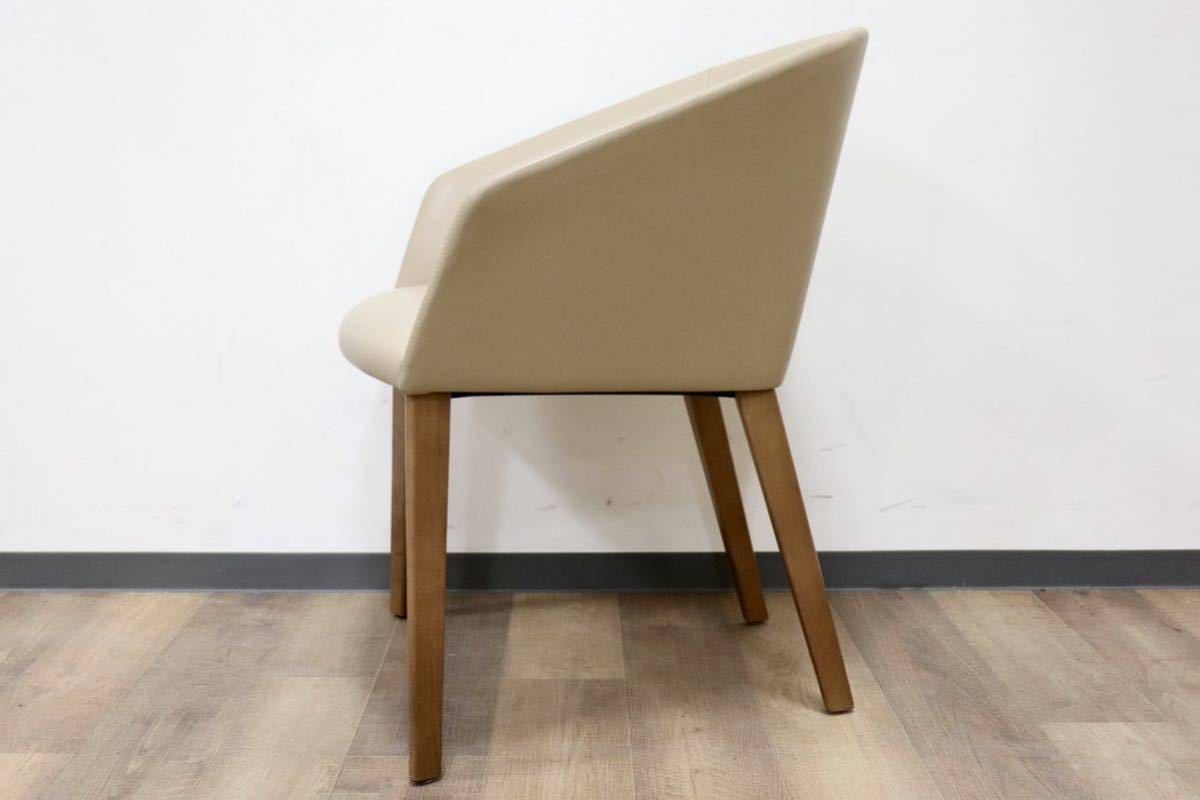 GMGN421E○Andreu World / アンドリュー・ワールド Brandy アームチェア 椅子 本革 レザー ベージュ モダン 定価約20万 展示品