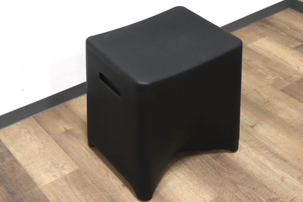GMGN334A○Kian Furniture / キアン Rumble stool ランブル スツール 腰掛け 椅子 プラスチック ブラック デザイナーズ家具 モダン 展示品