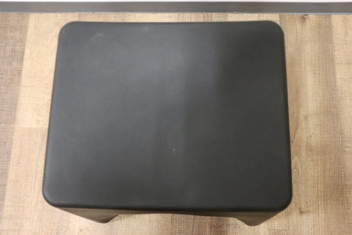 GMGN334A○Kian Furniture / キアン Rumble stool ランブル スツール 腰掛け 椅子 プラスチック ブラック デザイナーズ家具 モダン 展示品
