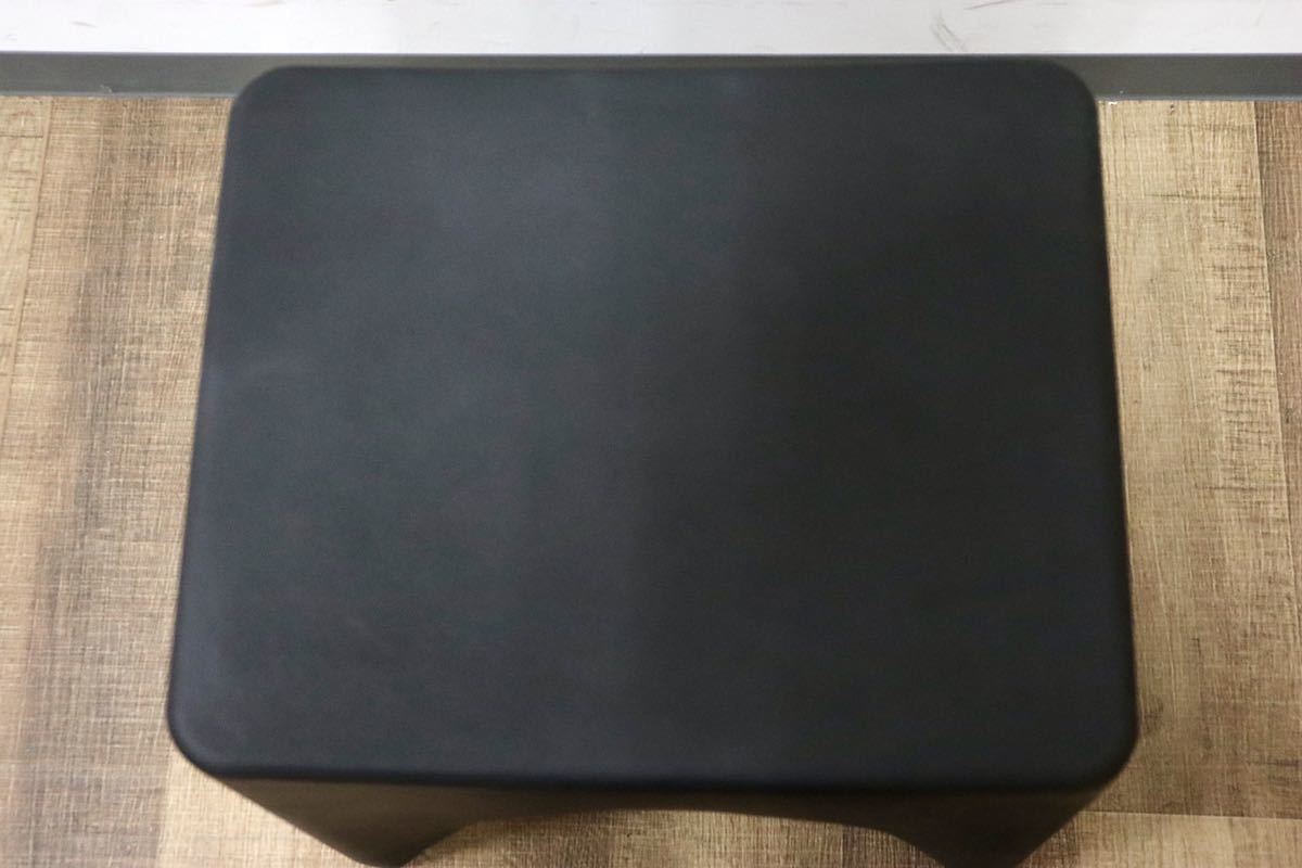 GMGN334B○Kian Furniture / キアン Rumble stool ランブル スツール 腰掛け 椅子 プラスチック ブラック デザイナーズ家具 モダン 展示品