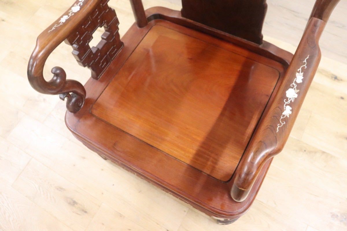 GMGH205B○中国美術 アームチェア ラウンジチェア 椅子 唐木 天然木 花梨 螺鈿細工 彫刻 最高級