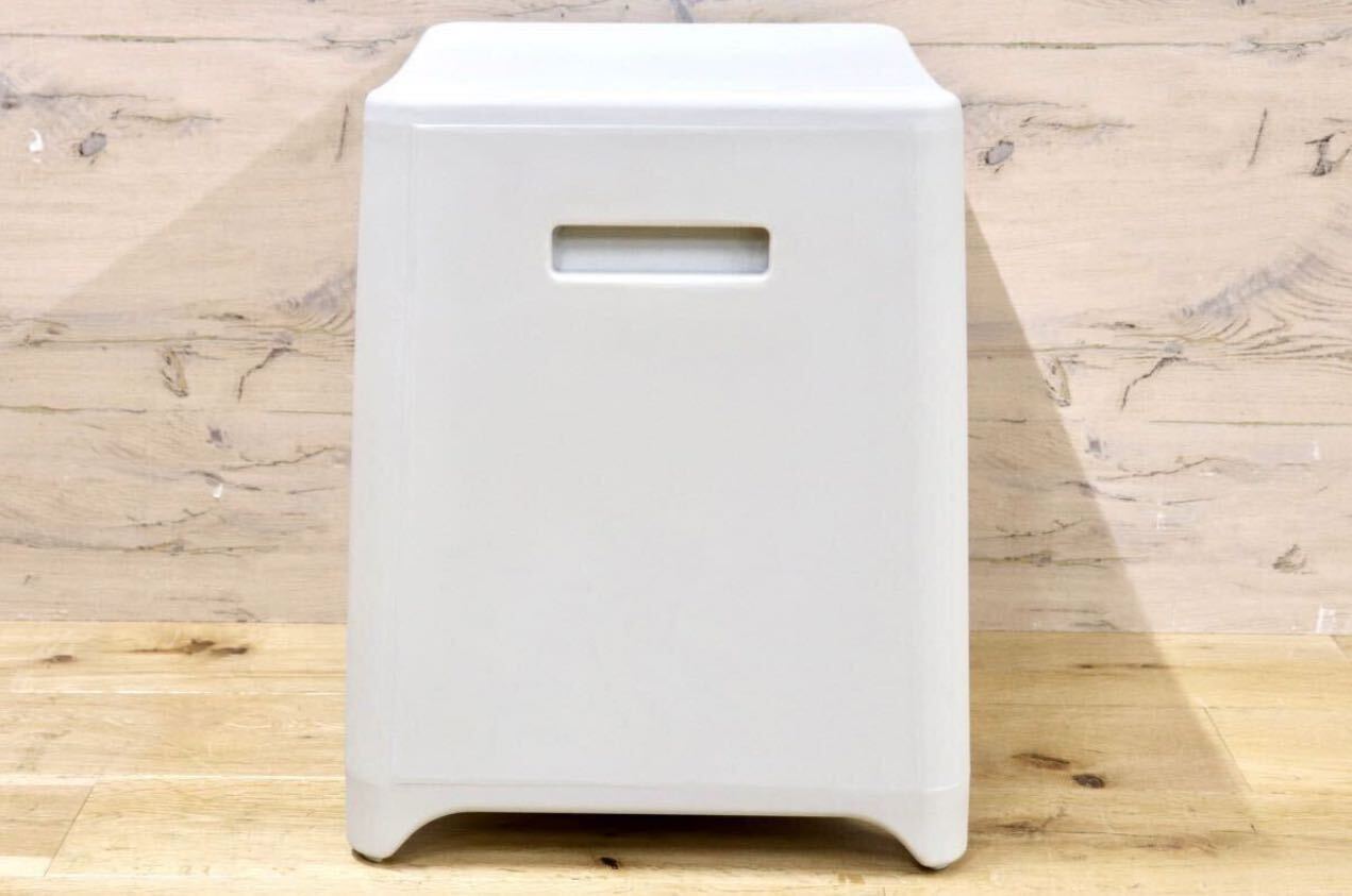 GMGN334C○Kian Furniture / キアン Rumble stool ランブル スツール 腰掛け 椅子 プラスチック ブラック デザイナーズ家具 モダン 展示品