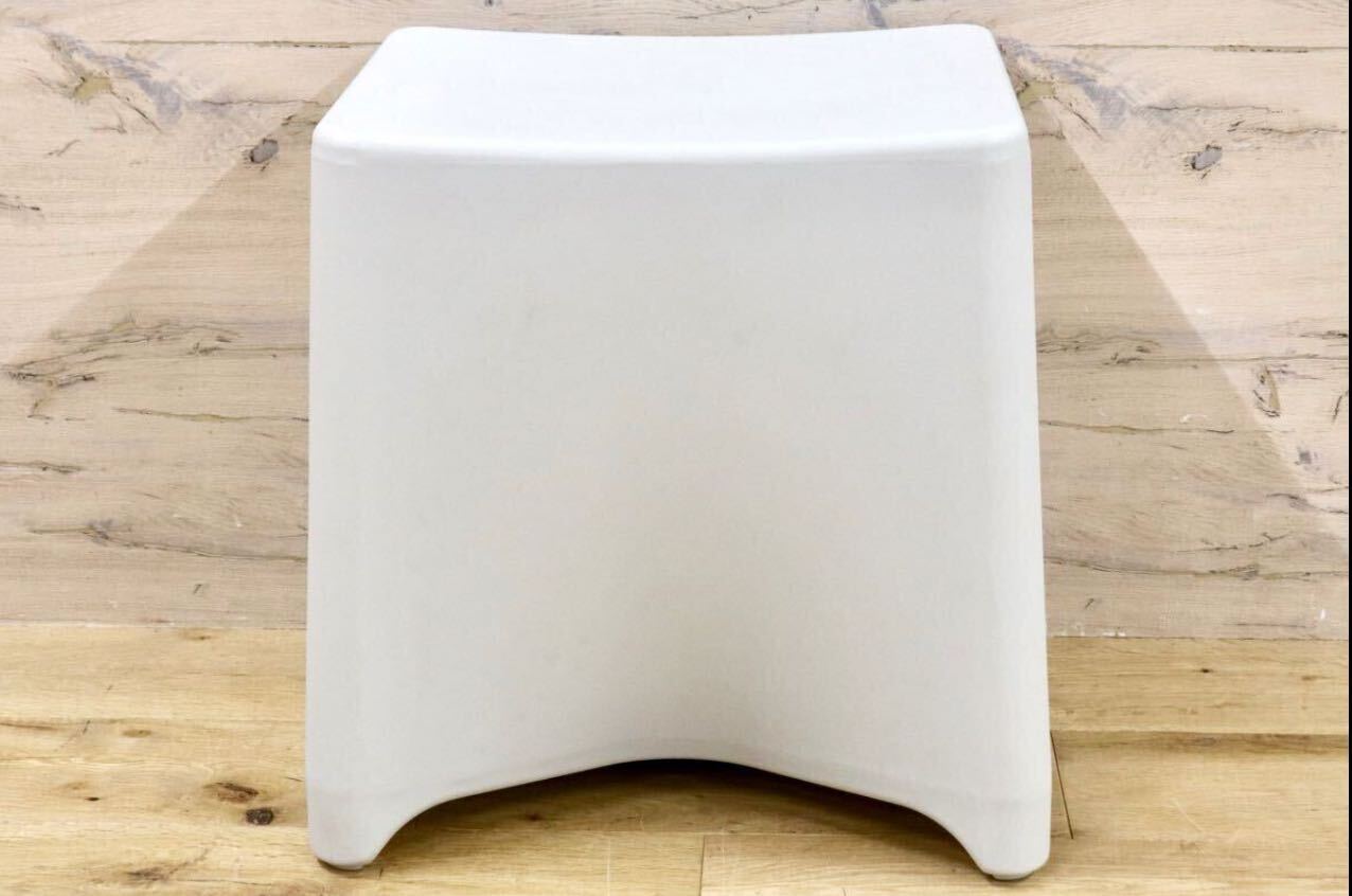 GMGN334C○Kian Furniture / キアン Rumble stool ランブル スツール 腰掛け 椅子 プラスチック ブラック デザイナーズ家具 モダン 展示品