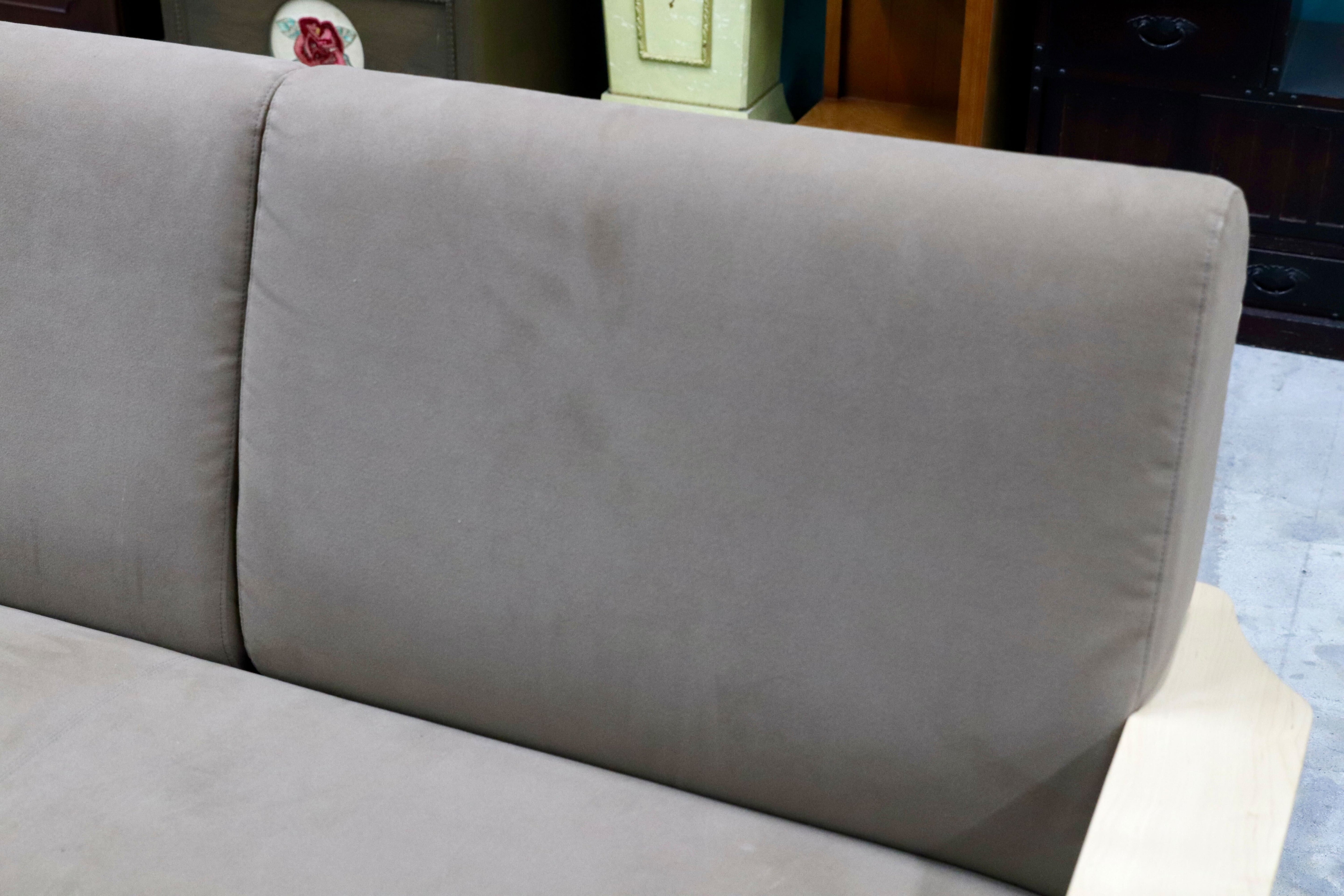 GMIK704○karimoku / カリモク WU6162 2人掛けソファ ラブソファ ピュアメープル 布張り 長椅子 国産家具 約37万 展示品