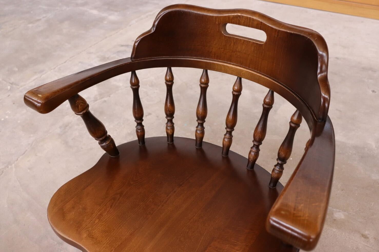 GMHS591A○飛騨産業 / HIDA キツツキ ウィンザーチェア ダイニングチェア 椅子 カントリー レトロ 無垢 国産家具