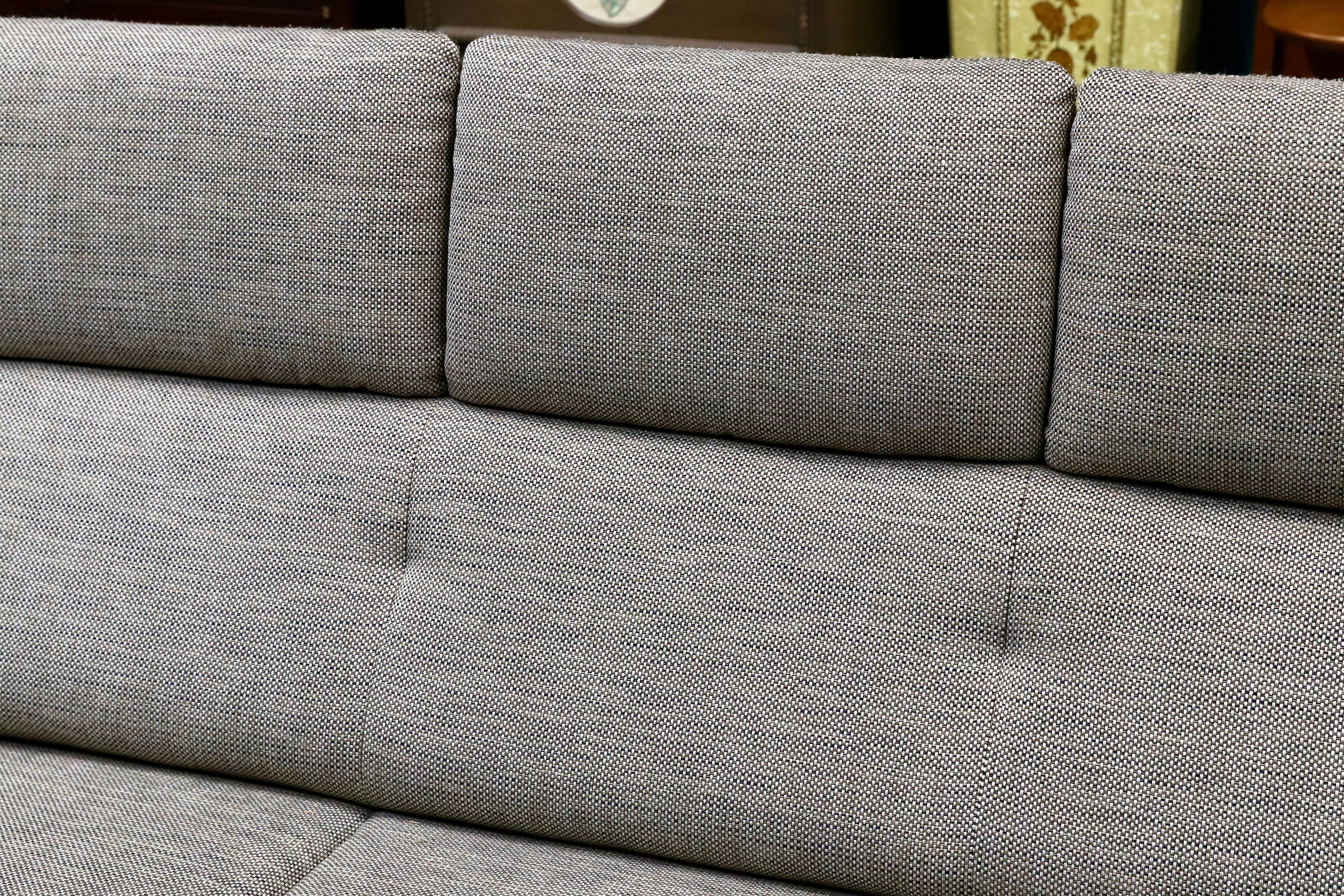 GMIS374○karimoku / カリモク UU62シリーズ 長椅子 3人掛けソファ トリプルソファ 布張り オーク材 北欧スタイル 国産家具 定価約32.5万