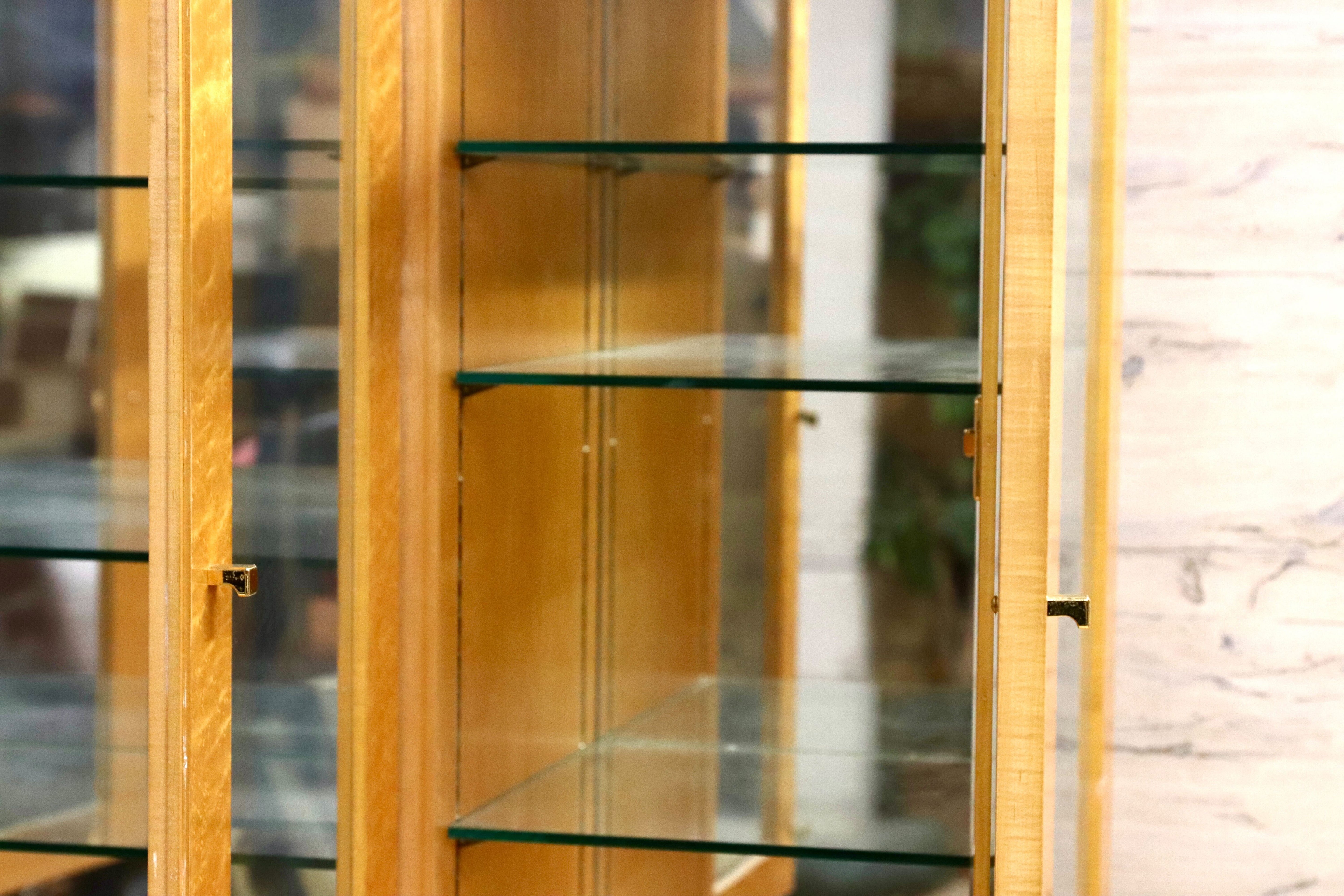 GMIS371○IDC大塚家具 スプレンダー キャビネット 飾り棚 バーズアイメープル クラシック エレガント リビングボード カップボード