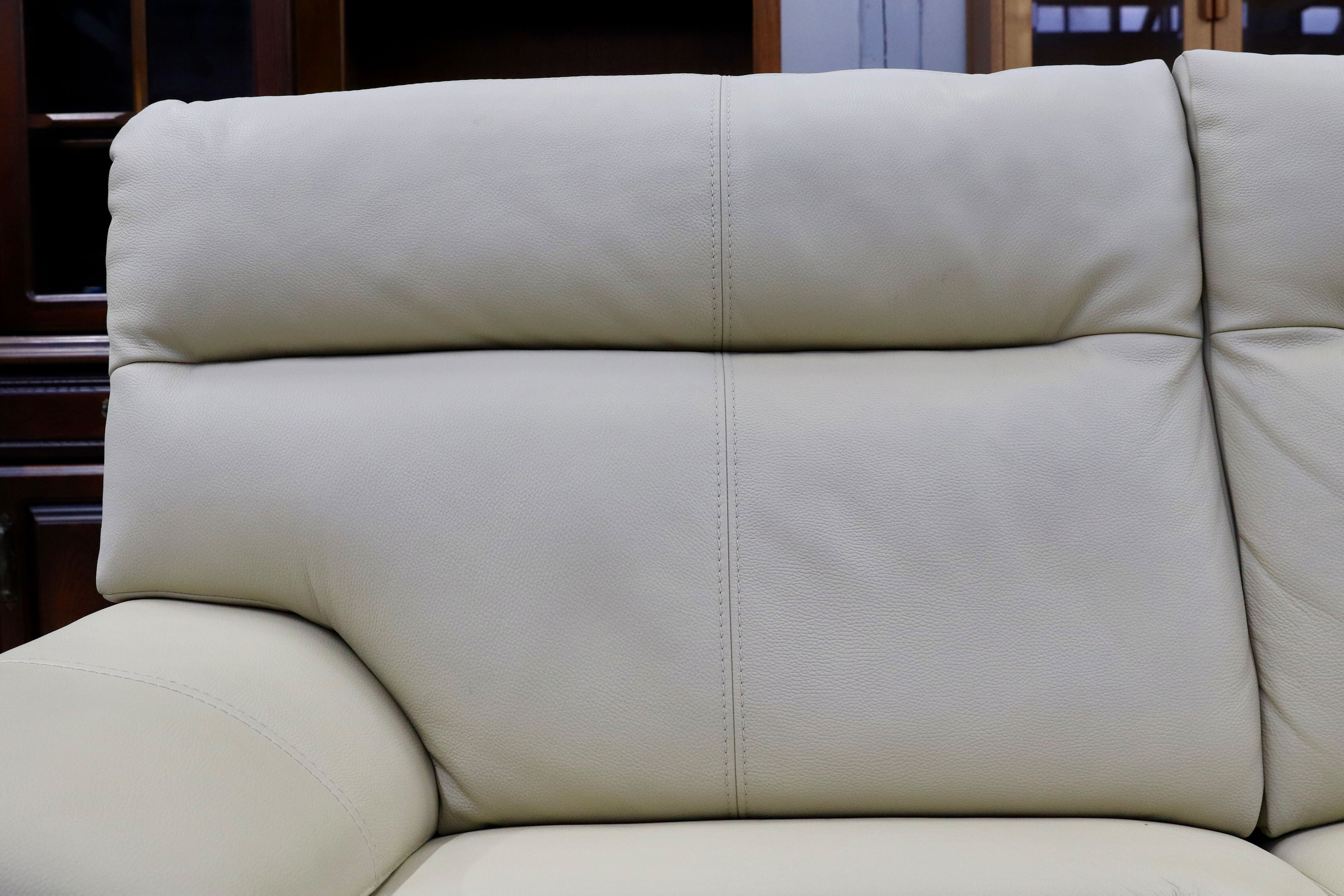 GMHS369○IDC大塚家具 ルーニー 2.5人掛けソファ ラブソファ 長椅子 本革 アイボリー ベージュ系 定価16.5万