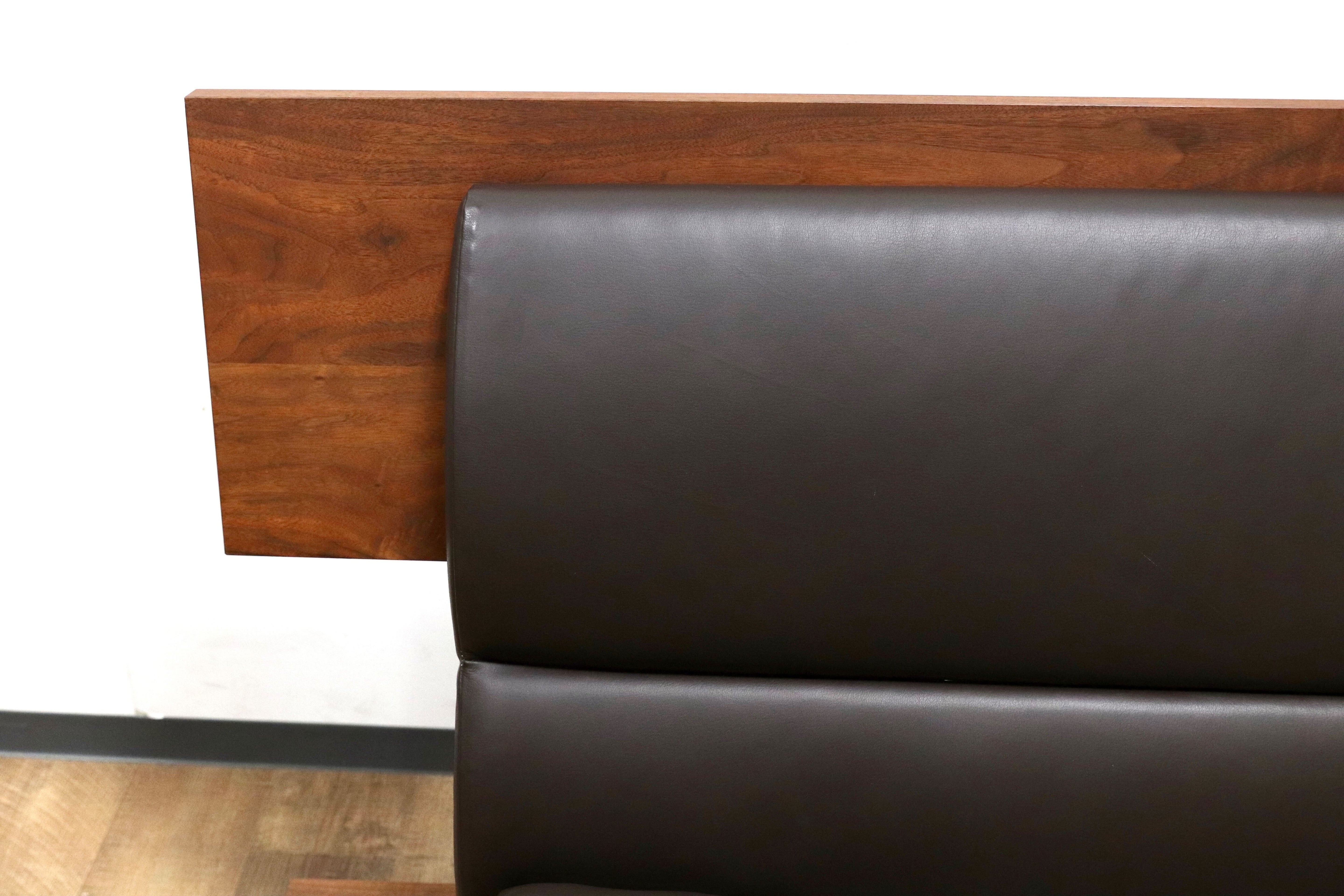 GMGH138○家具工房 旅する木 Wing Sofa ウィングソファ 3人掛けソファ ウォールナット無垢材 本革 定価55万 展示品 検)マスターウォール