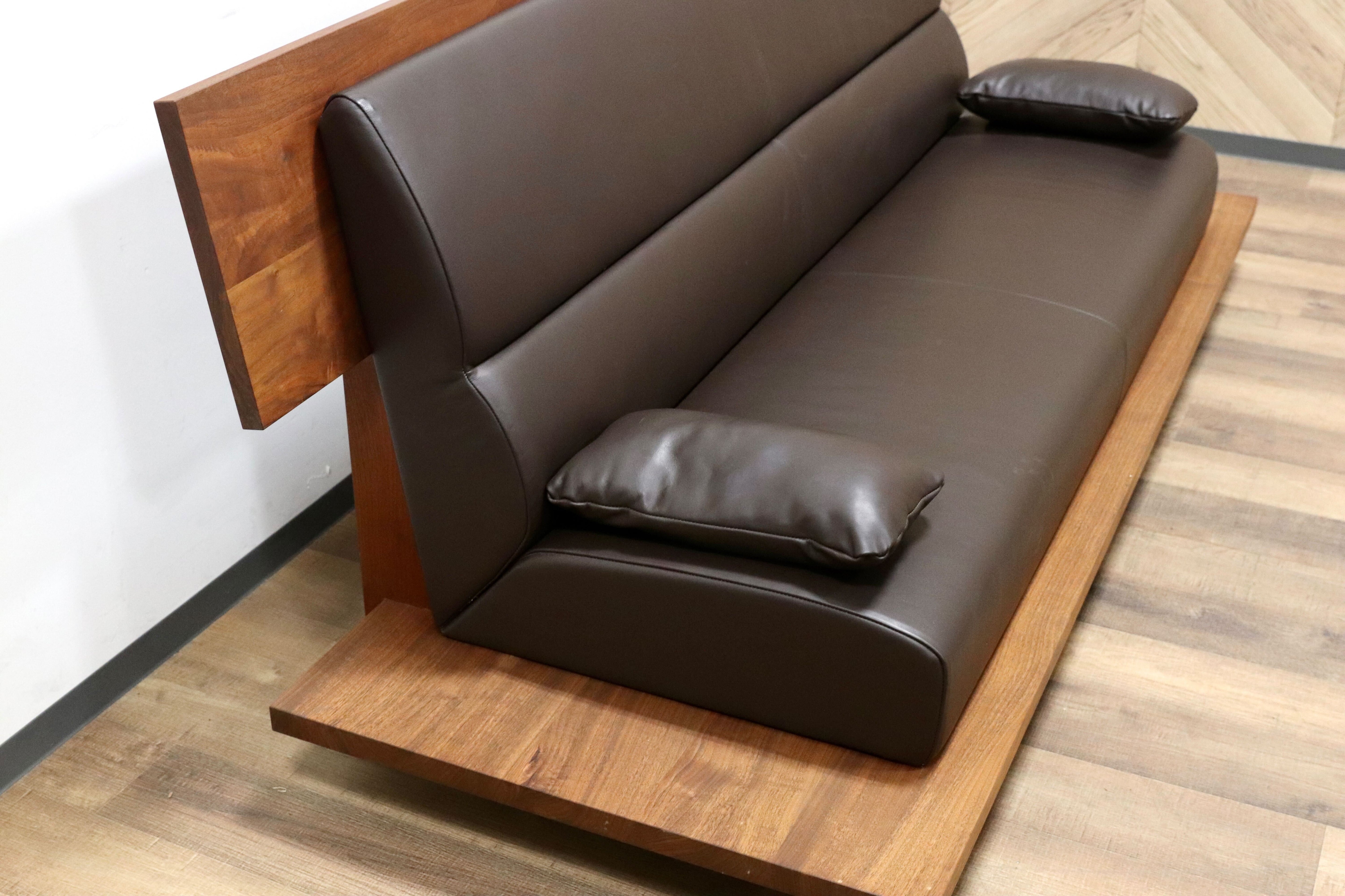 GMGH138○家具工房 旅する木 Wing Sofa ウィングソファ 3人掛けソファ ウォールナット無垢材 本革 定価55万 展示品 検)マスターウォール