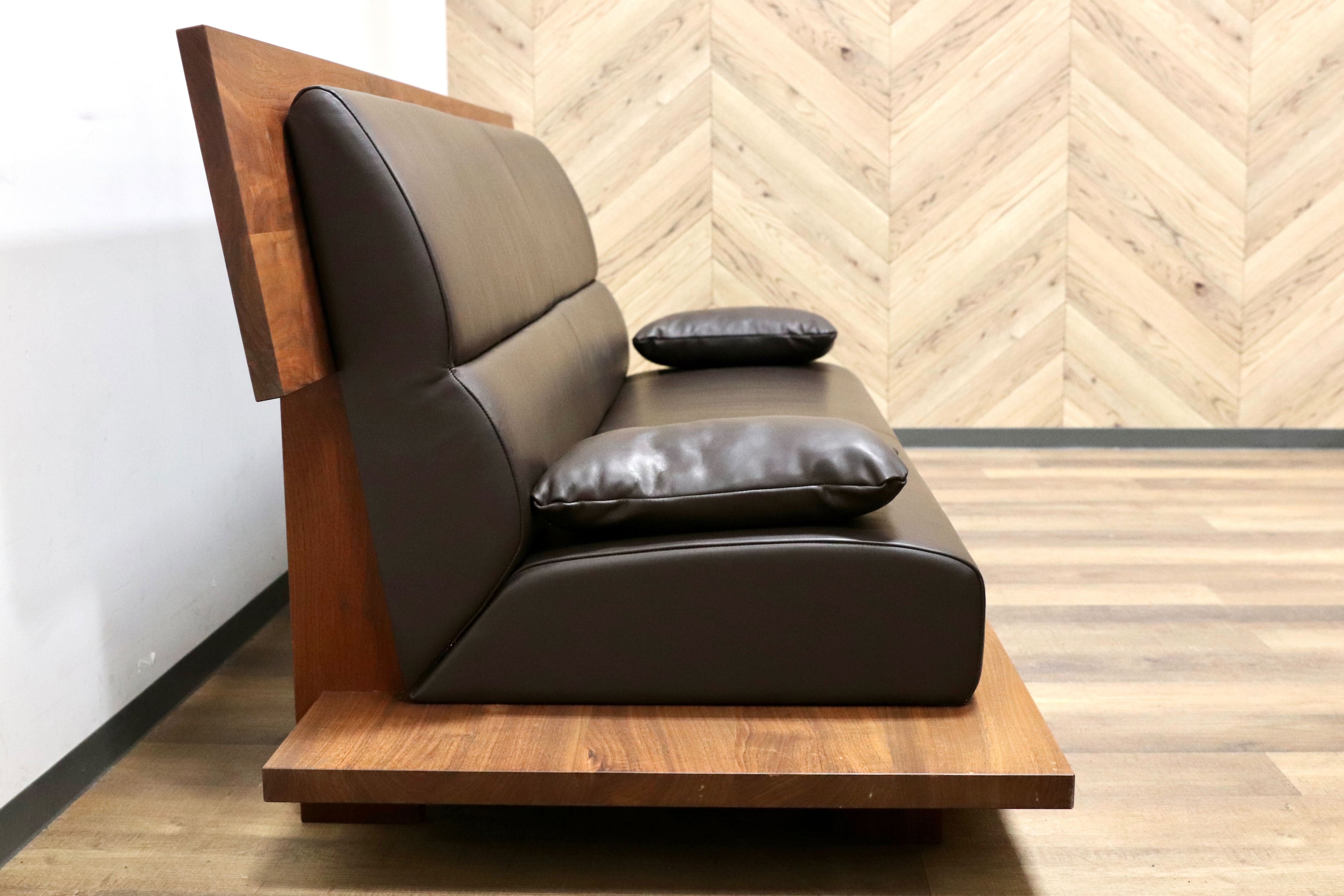 GMGH138○家具工房 旅する木 Wing Sofa ウィングソファ 3人掛けソファ ウォールナット無垢材 本革 定価55万 展示品 検)マスターウォール