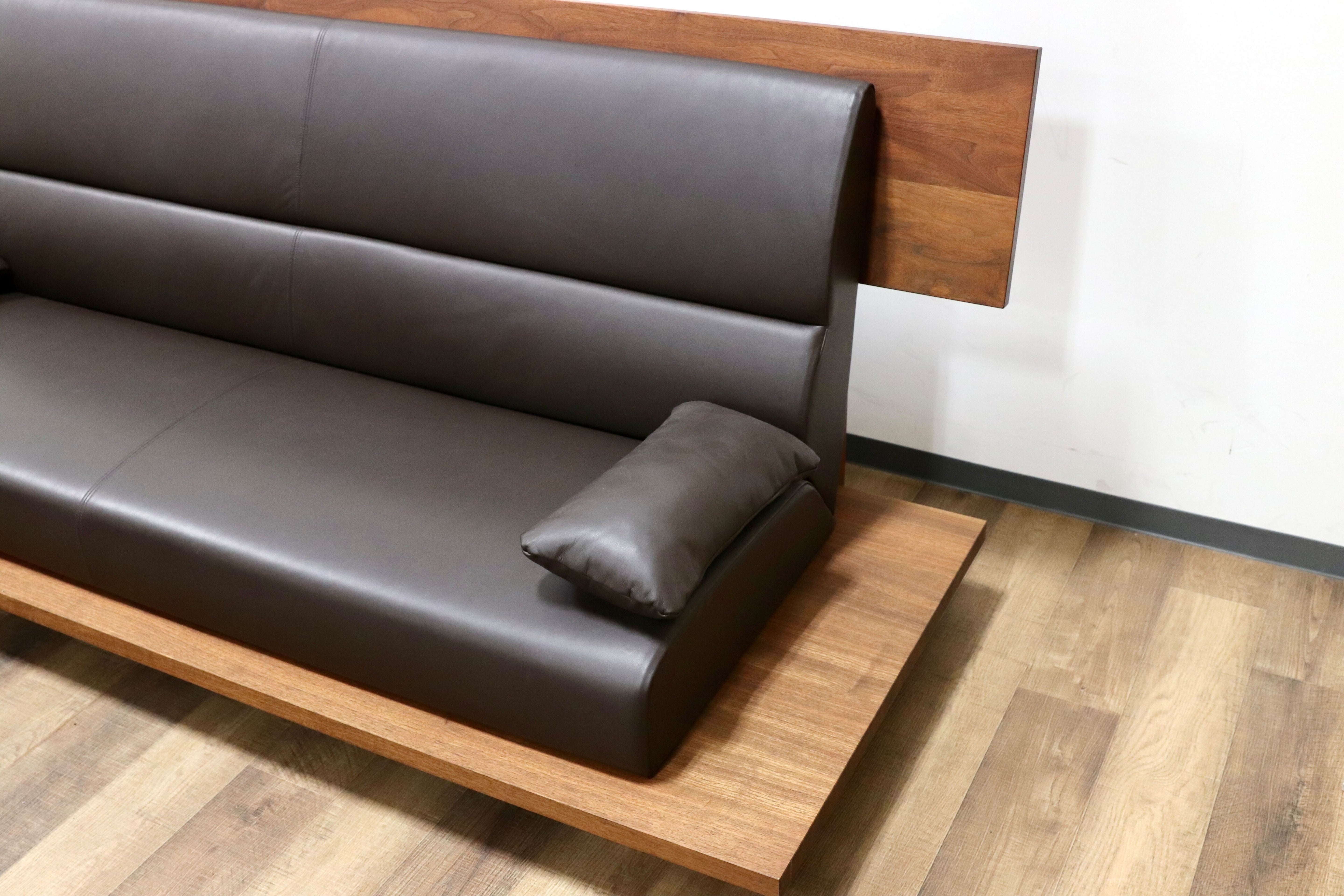 GMGH138○家具工房 旅する木 Wing Sofa ウィングソファ 3人掛けソファ ウォールナット無垢材 本革 定価55万 展示品 検)マスターウォール